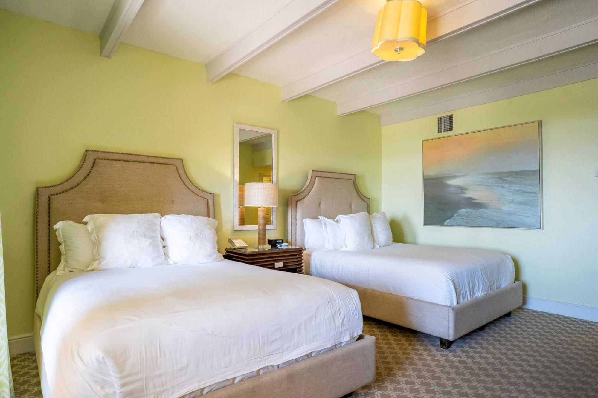 Deluxe Queen Room with Ocean View