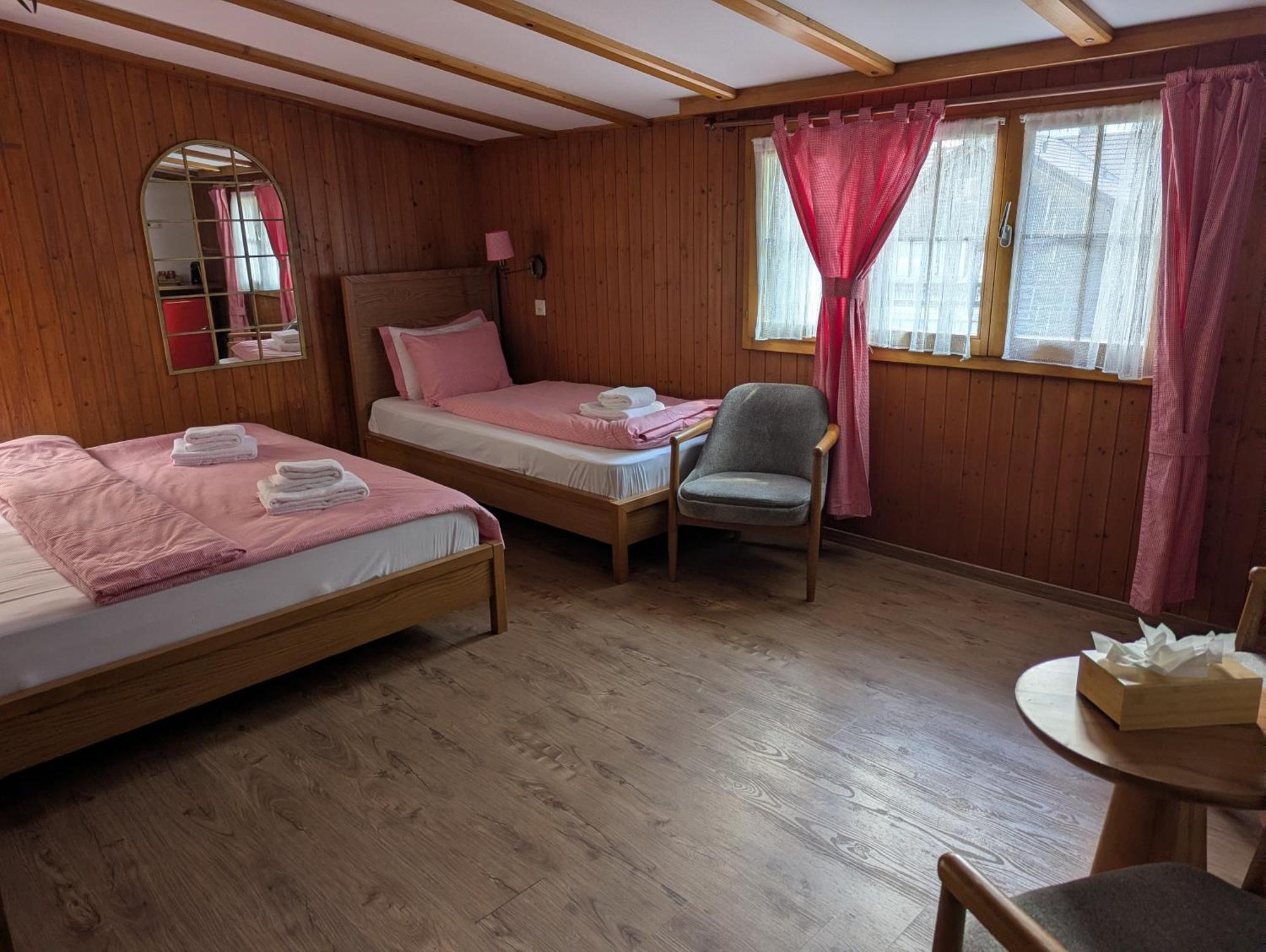 Dreibettzimmer