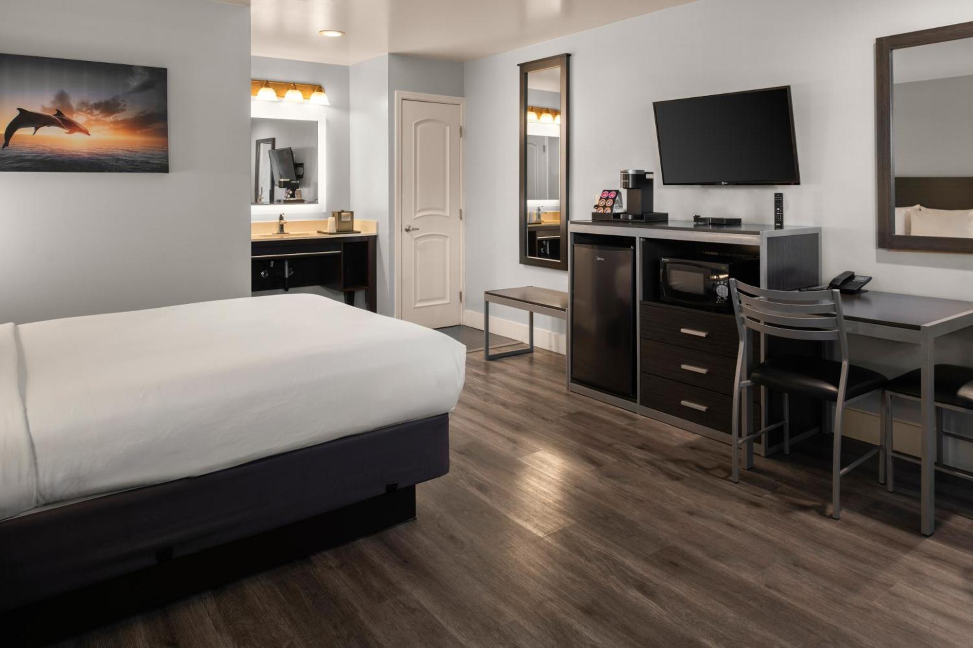 Zimmer mit Kingsize-Bett