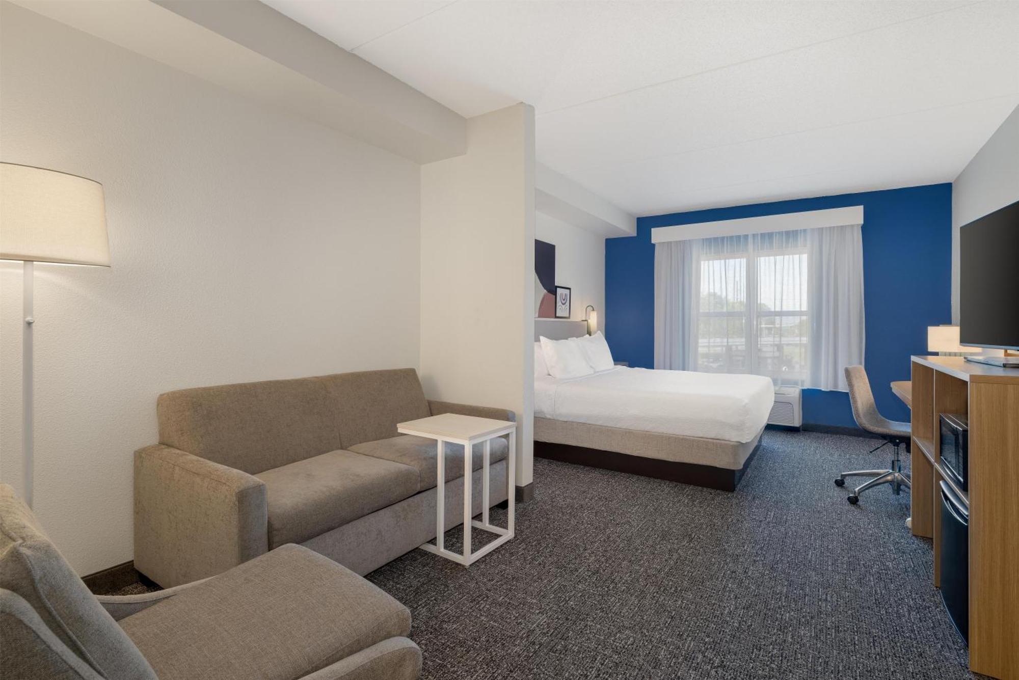 King Room with Sofa Bed - Non-Smoking