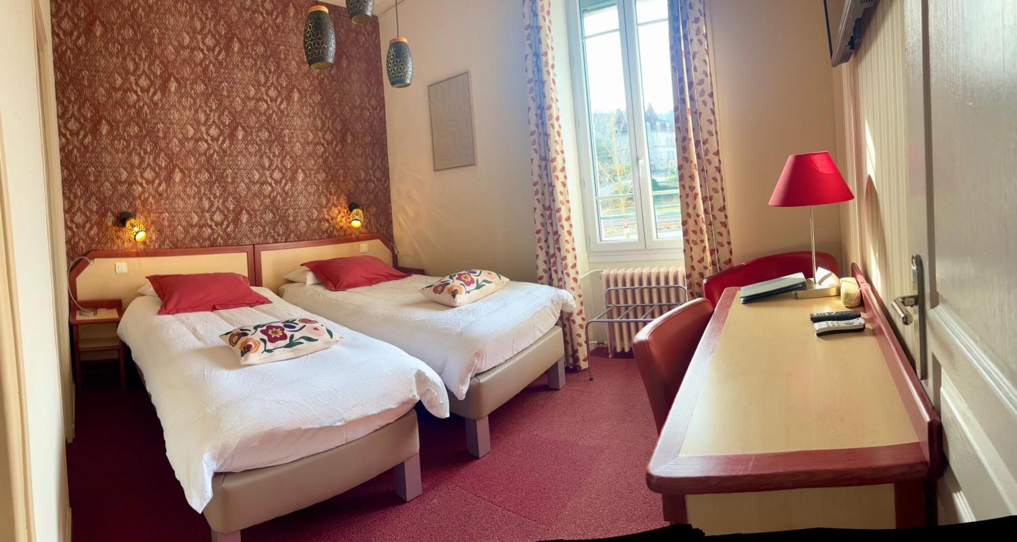Chambre Lits Jumeaux - Accessible Uniquement par des Escaliers