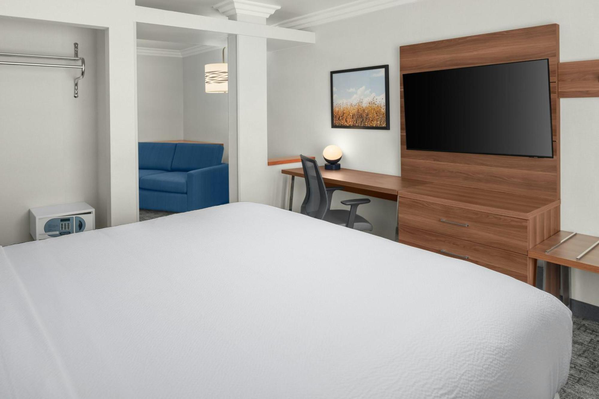 King Suite with Whirlpool