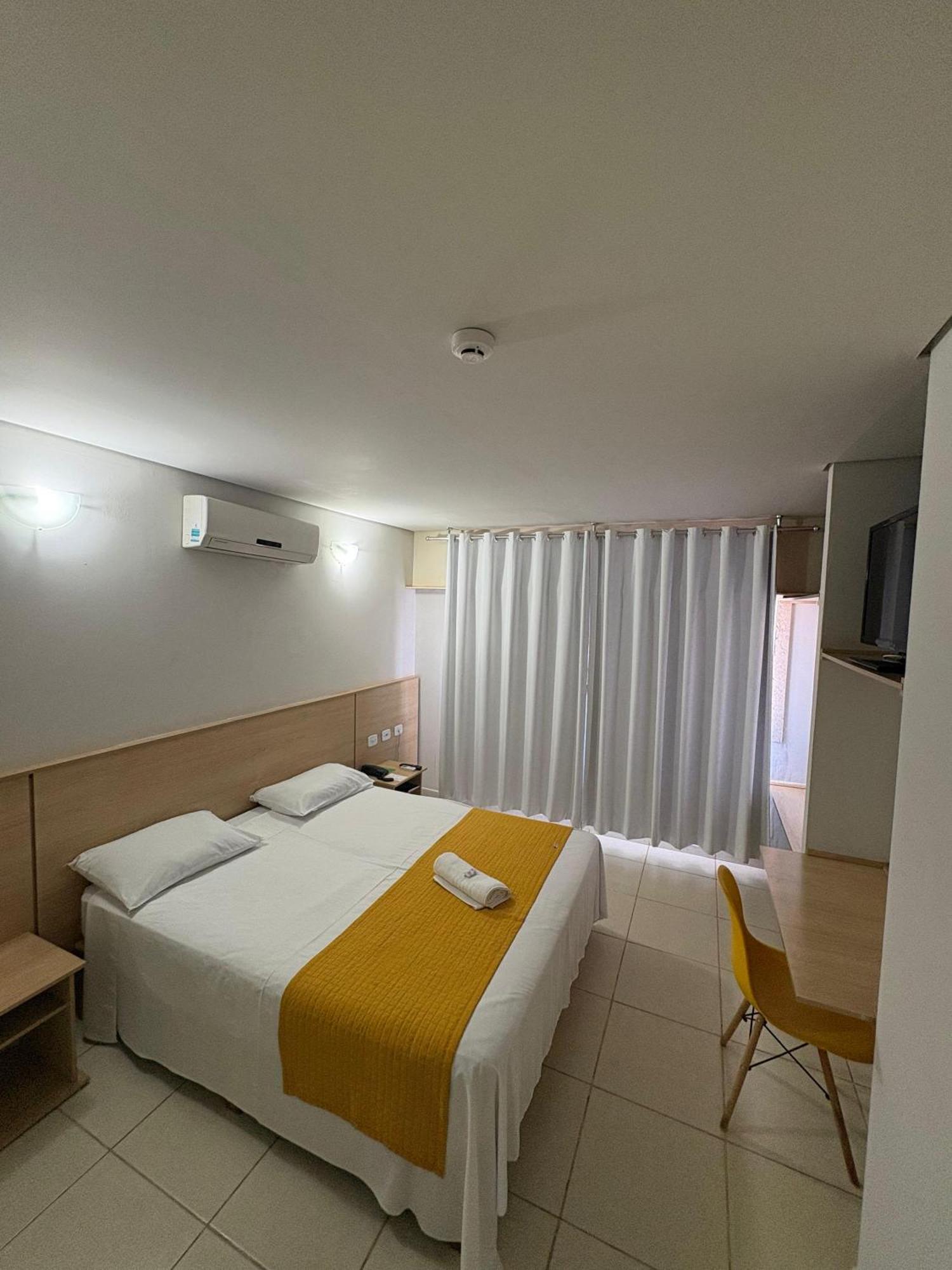 Quarto com Cama Queen-size