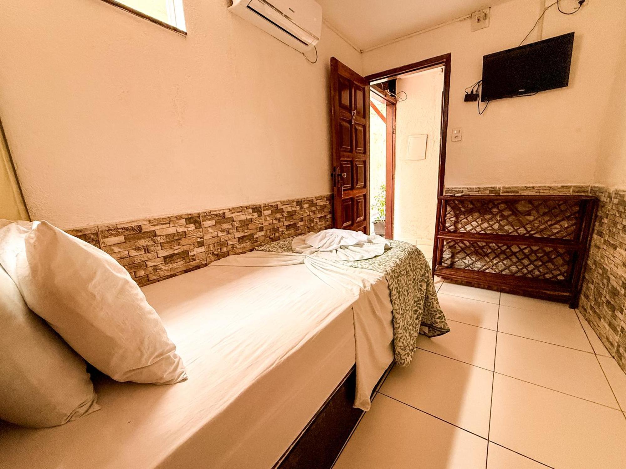 Quarto Individual Econômico