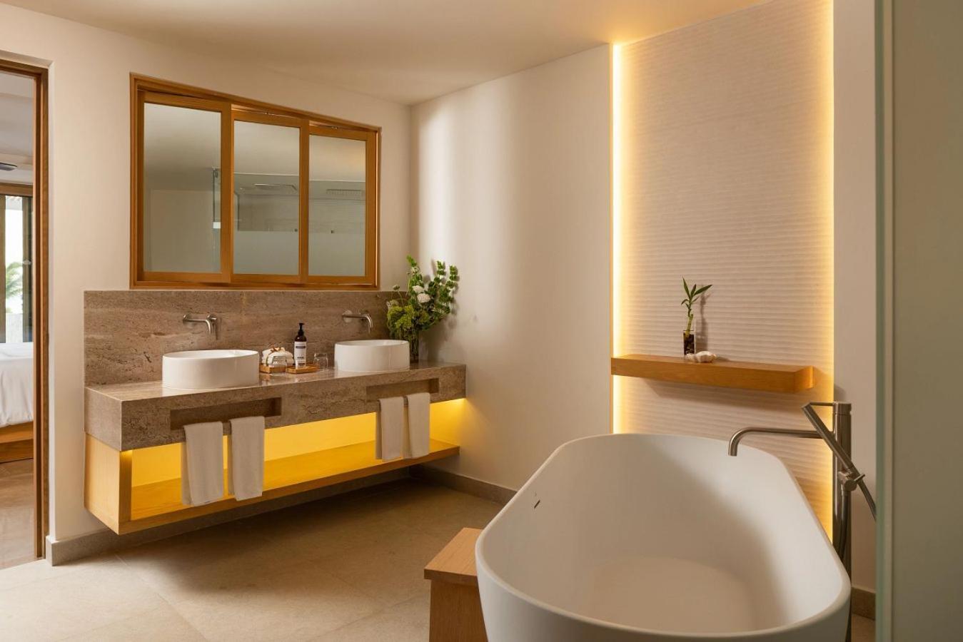 Preferred Club Master Suite Ocean Front