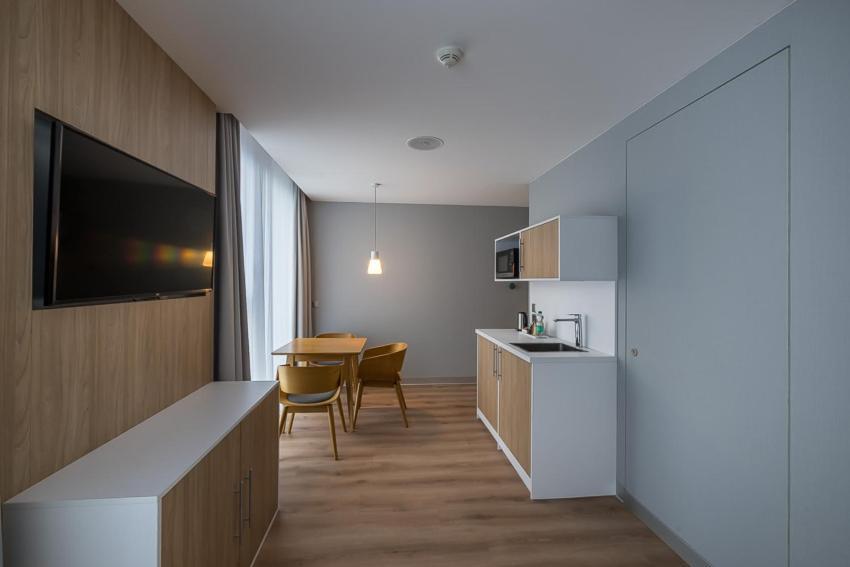 Suite Matrimoniale con Divano Letto e Vista Montagna