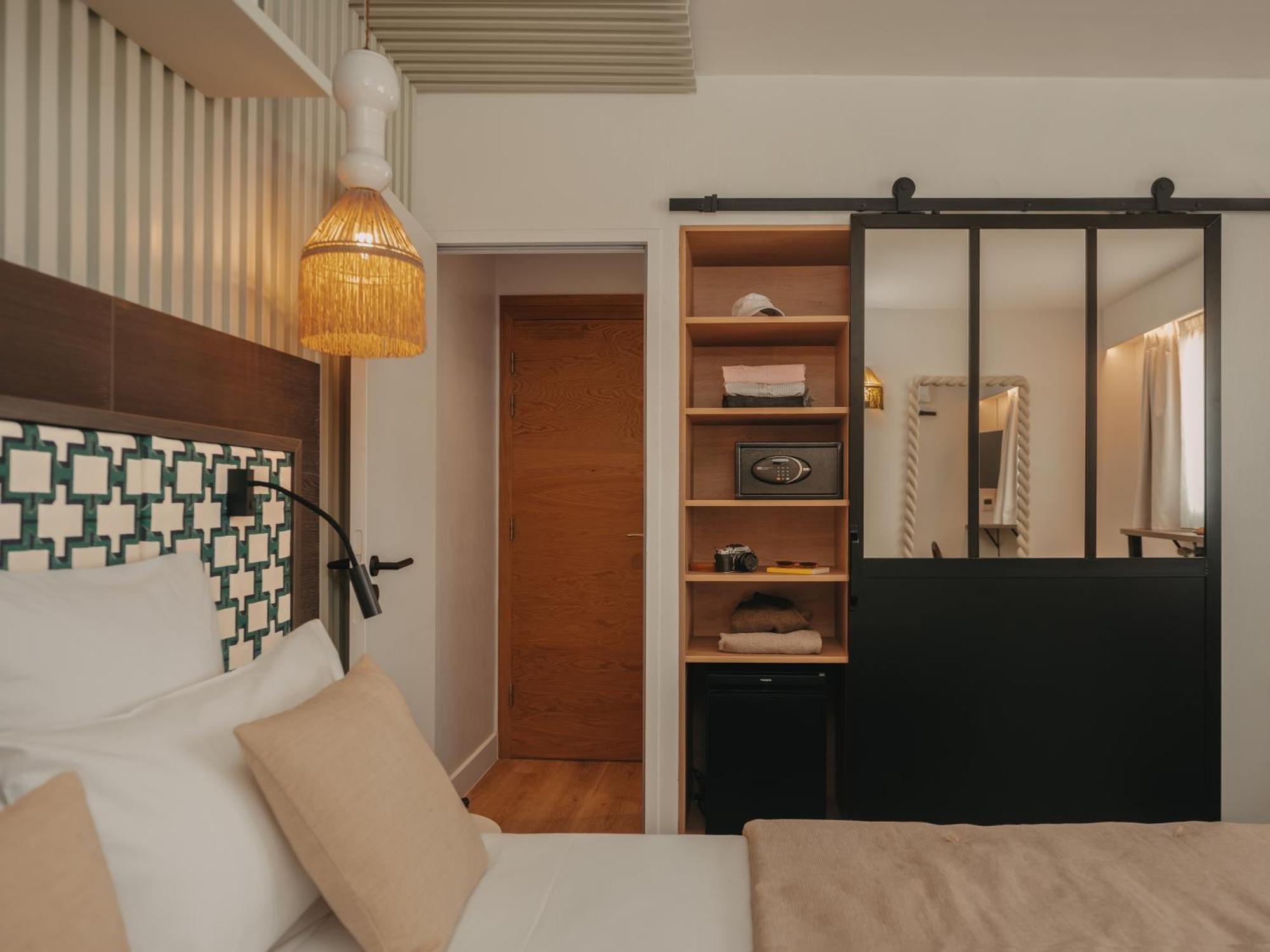 Chambre Confort avec Vue Partielle sur la Mer
