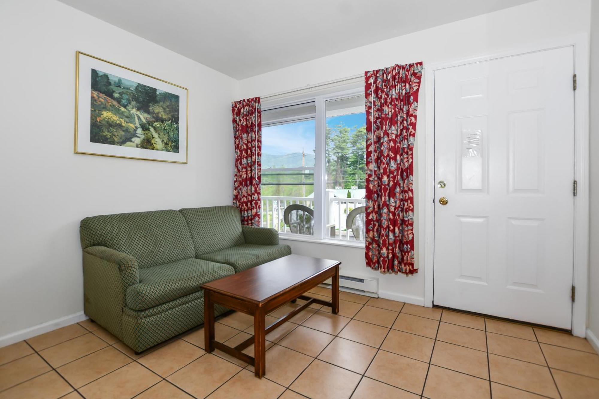 Suite with Kitchen