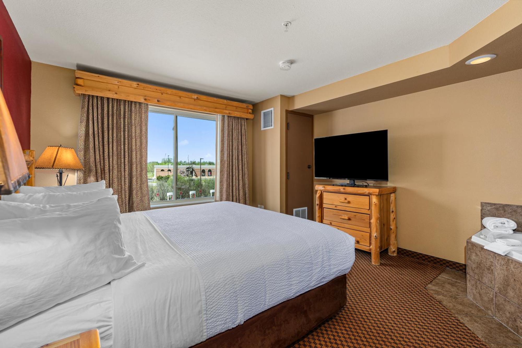 Standard Room with Jetted Tub and Full Kitchen - Non-Smoking