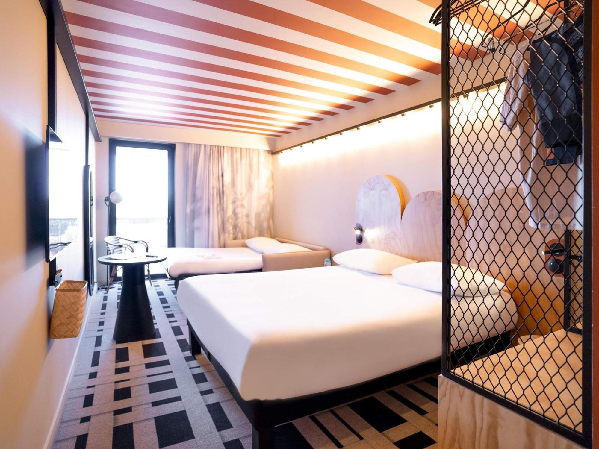 Chambre Familiale avec Lit Double et Canapé-Lit