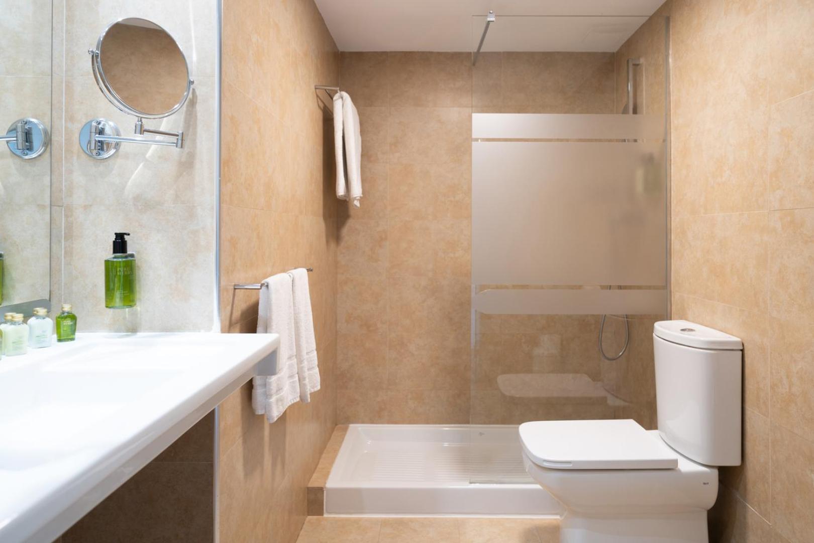 Apartamento de 1 dormitorio con balcón