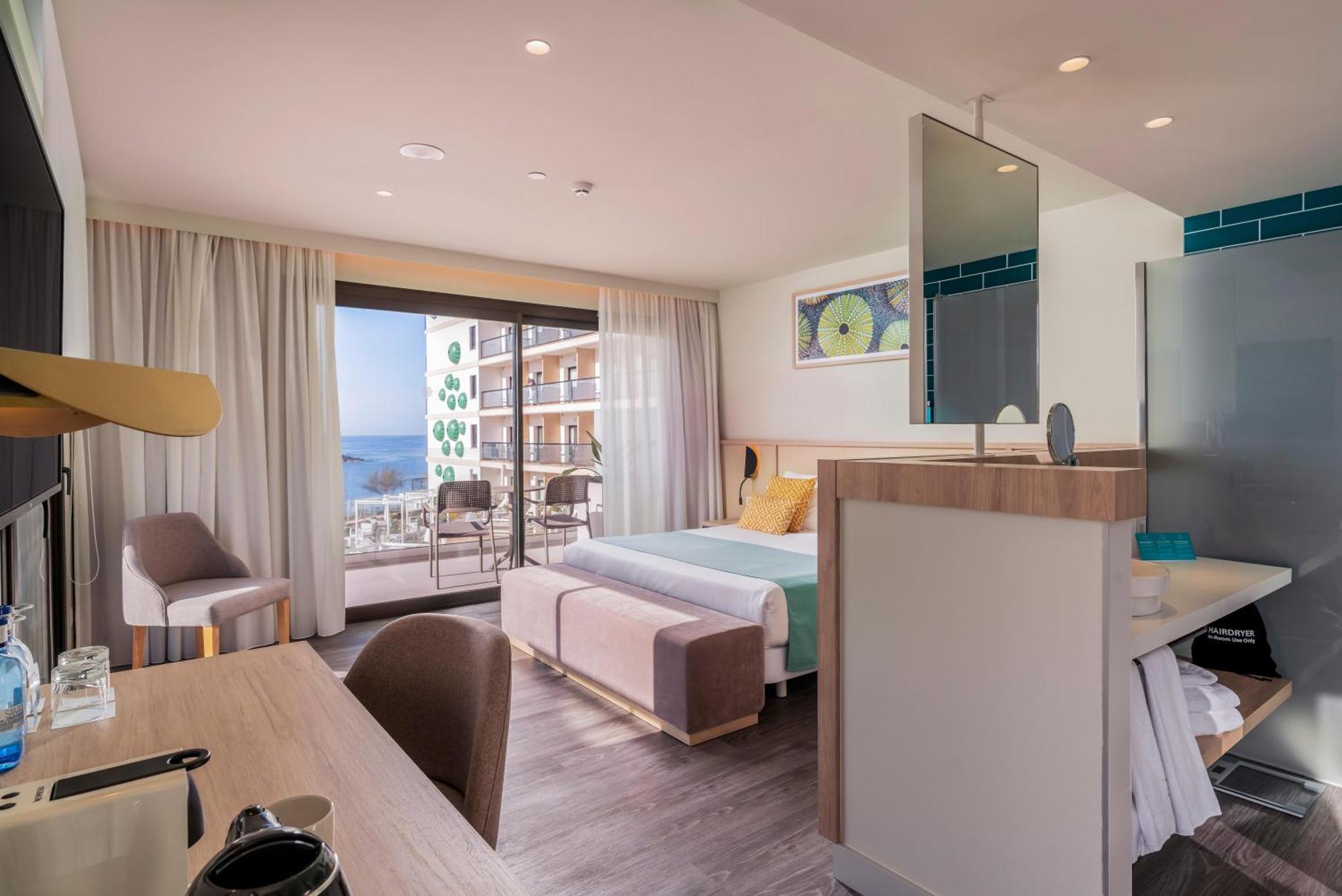 Doppelzimmer mit direktem Meerblick – My Favorite Club