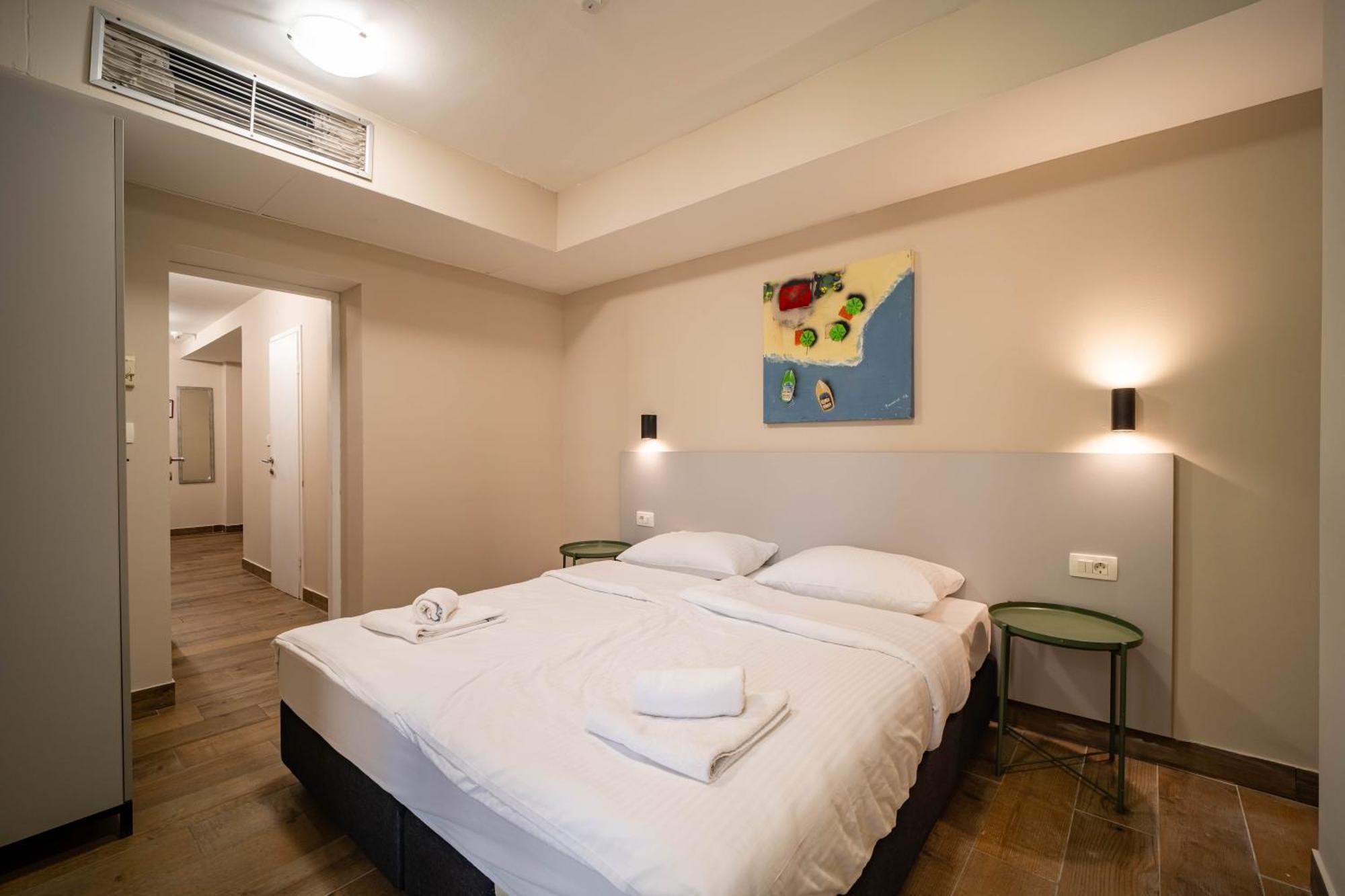 Economy Family Room 2+2