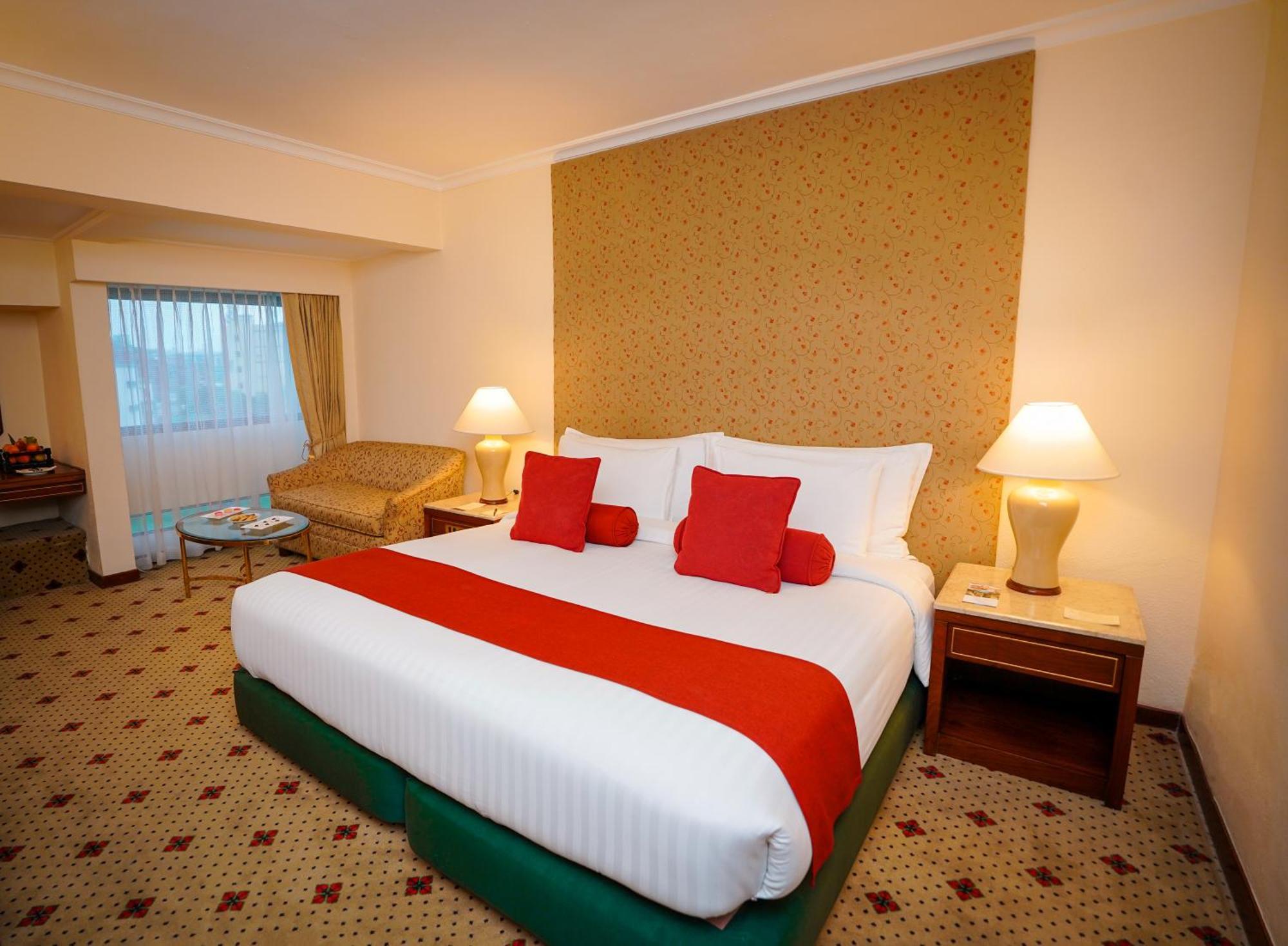 Avari World Traveler Room