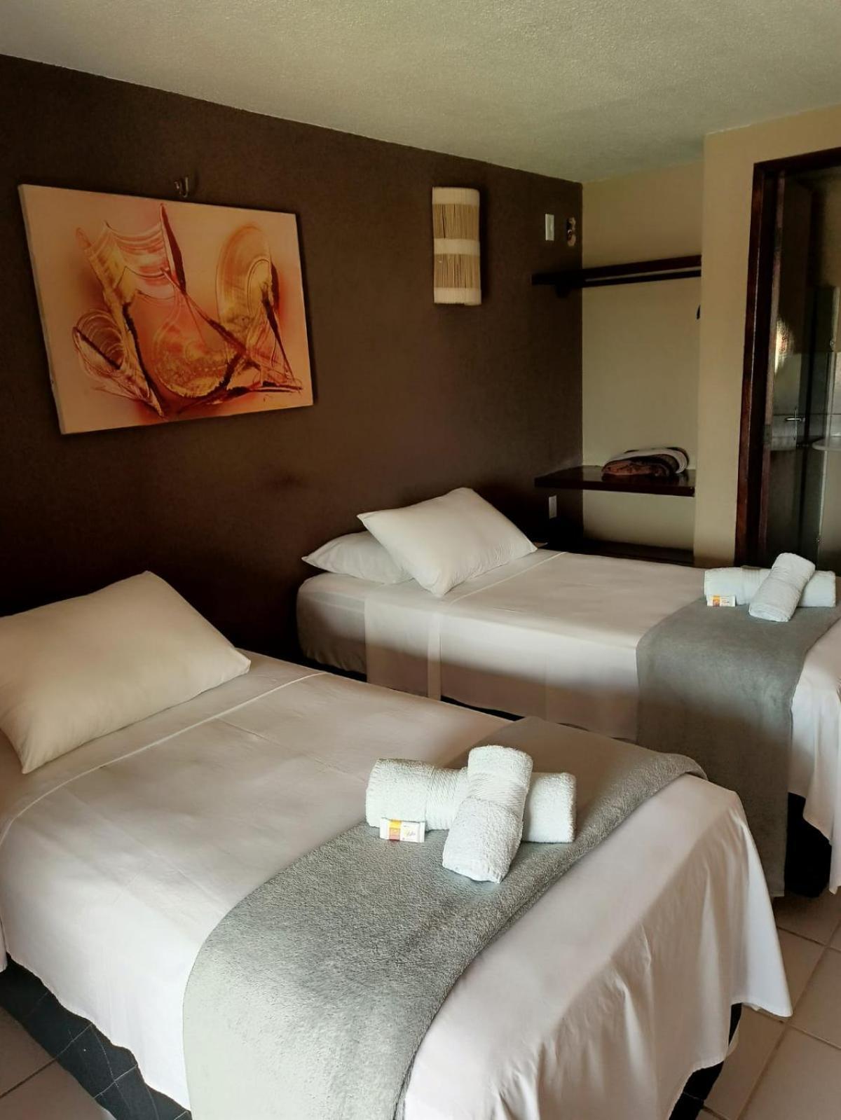 Quarto com Cama de Casal ou 2 de Solteiro