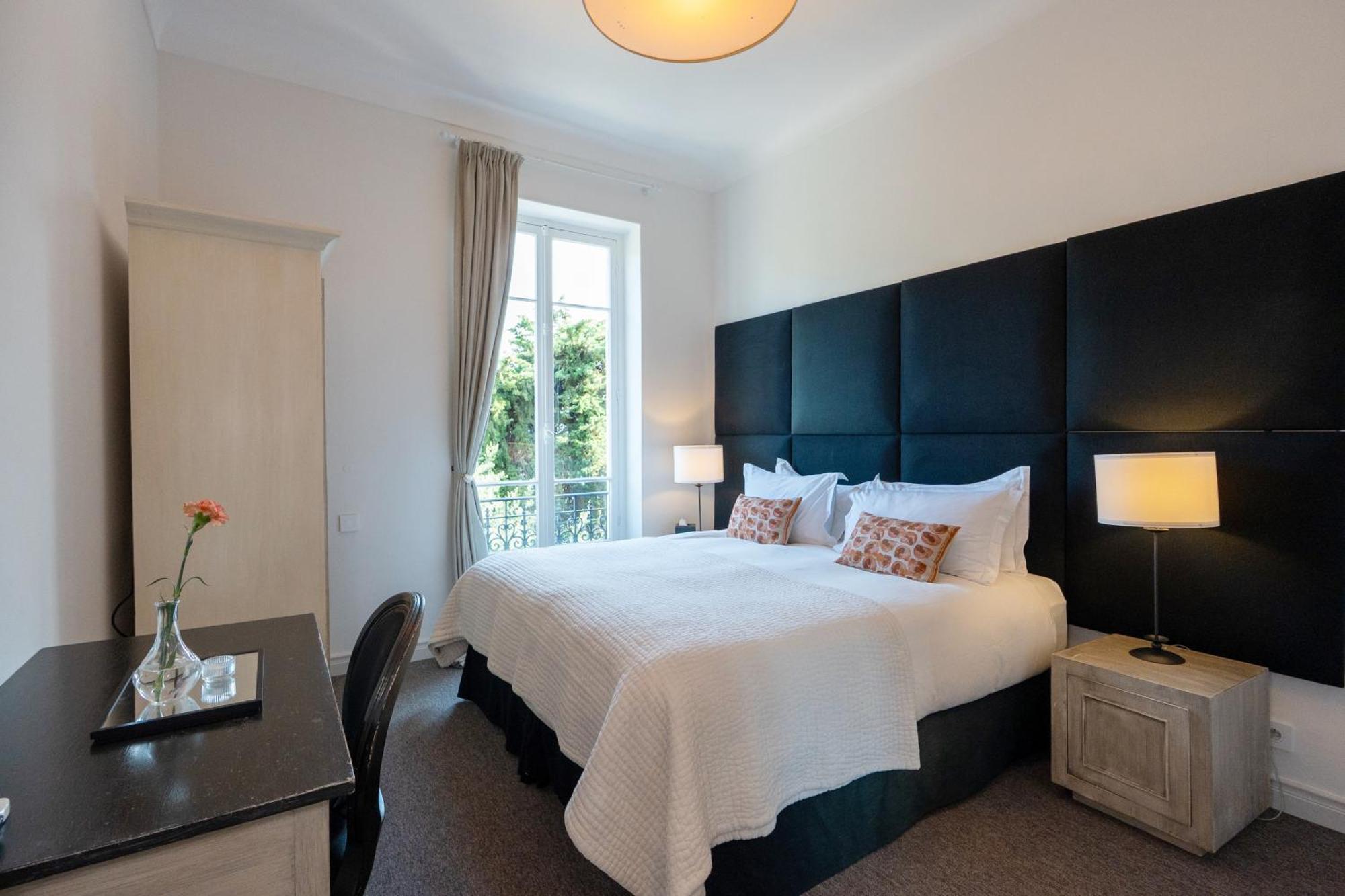 Chambre Double ou Lits Jumeaux - Vue Partielle sur Mer