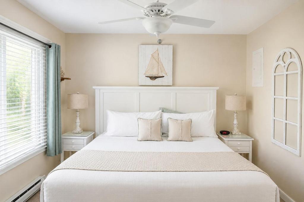 Deluxe Two Bedroom Townhouse Suite