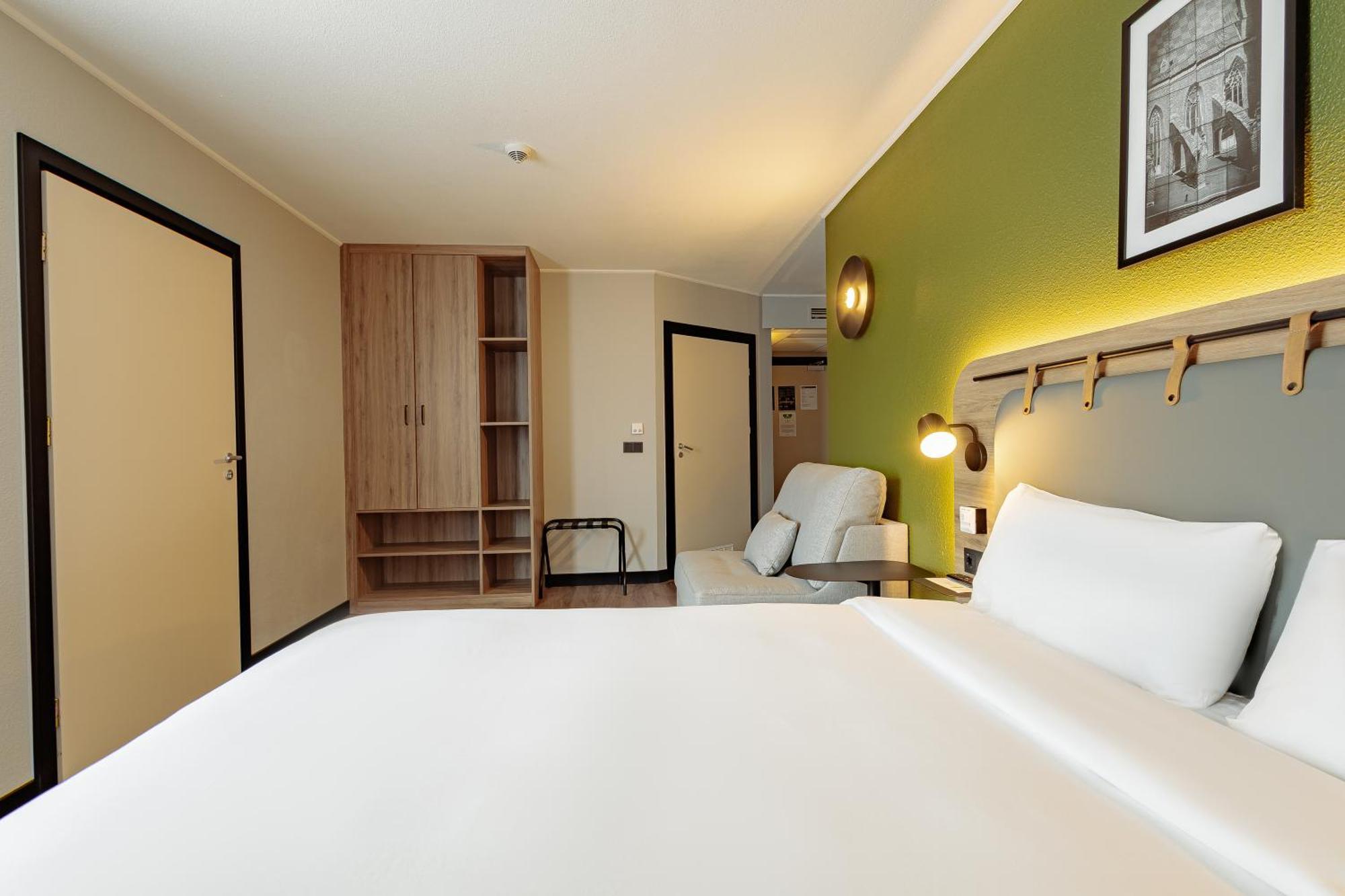Chambre Standard avec 1 Lit Queen-Size et 1 Lit Simple
