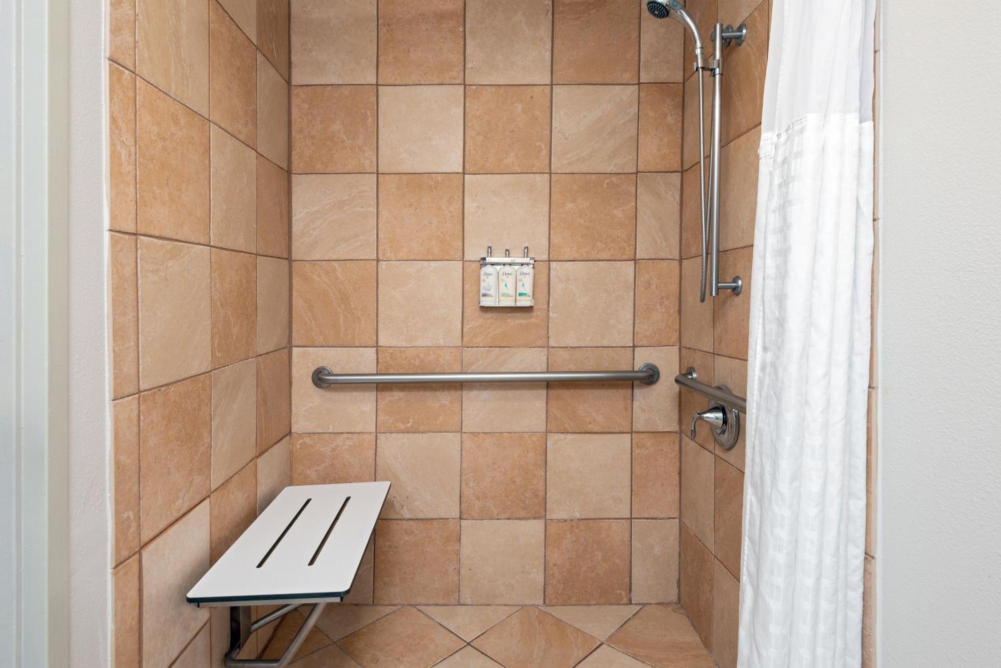 Habitación Estándar con ducha accesible en silla de ruedas - cama extragrande - Adaptada para personas con movilidad reducida
