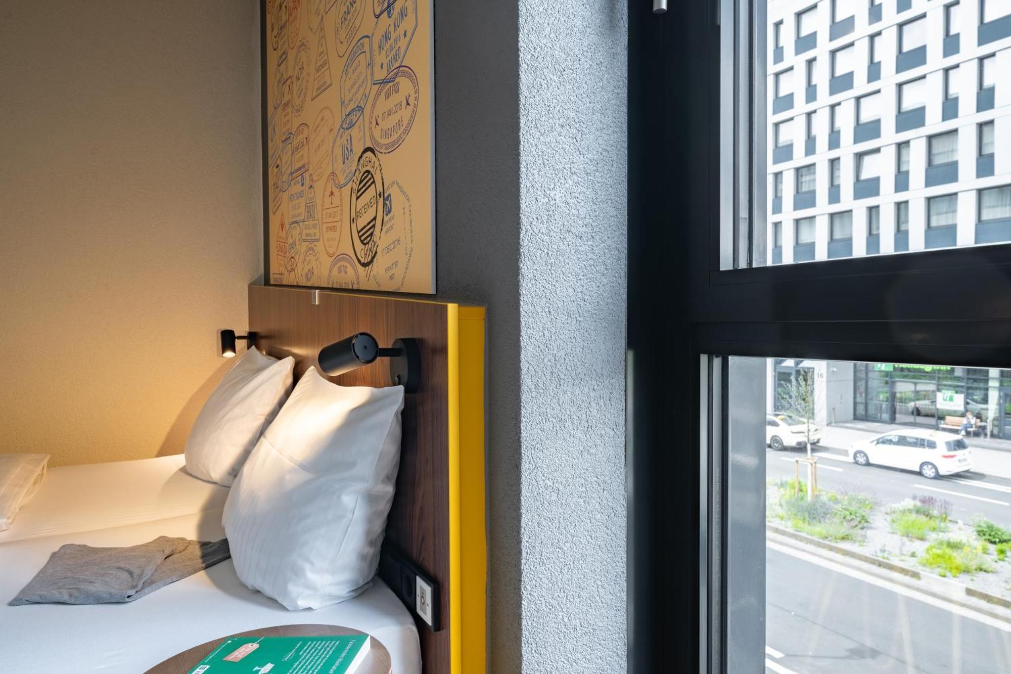 Cama em Dormitório Misto com 6 Camas