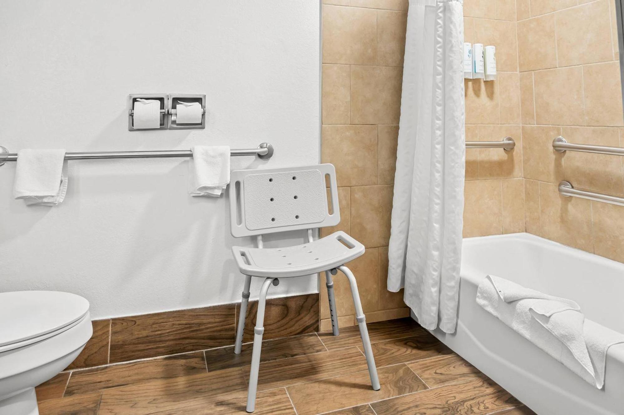Promotional King Room - Accessible/Non-Smoking