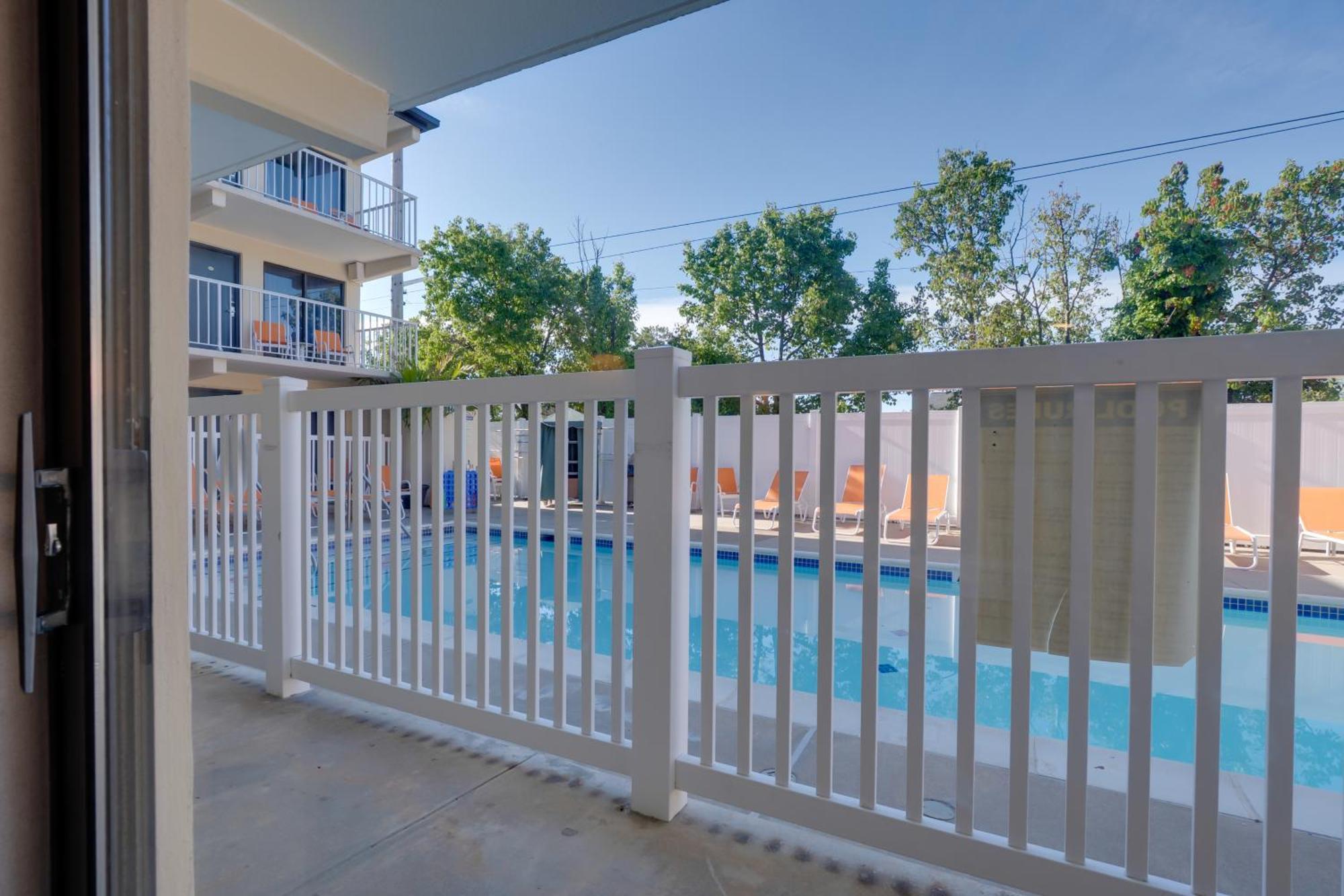 King Room with Sleeper Sofa - Pool View