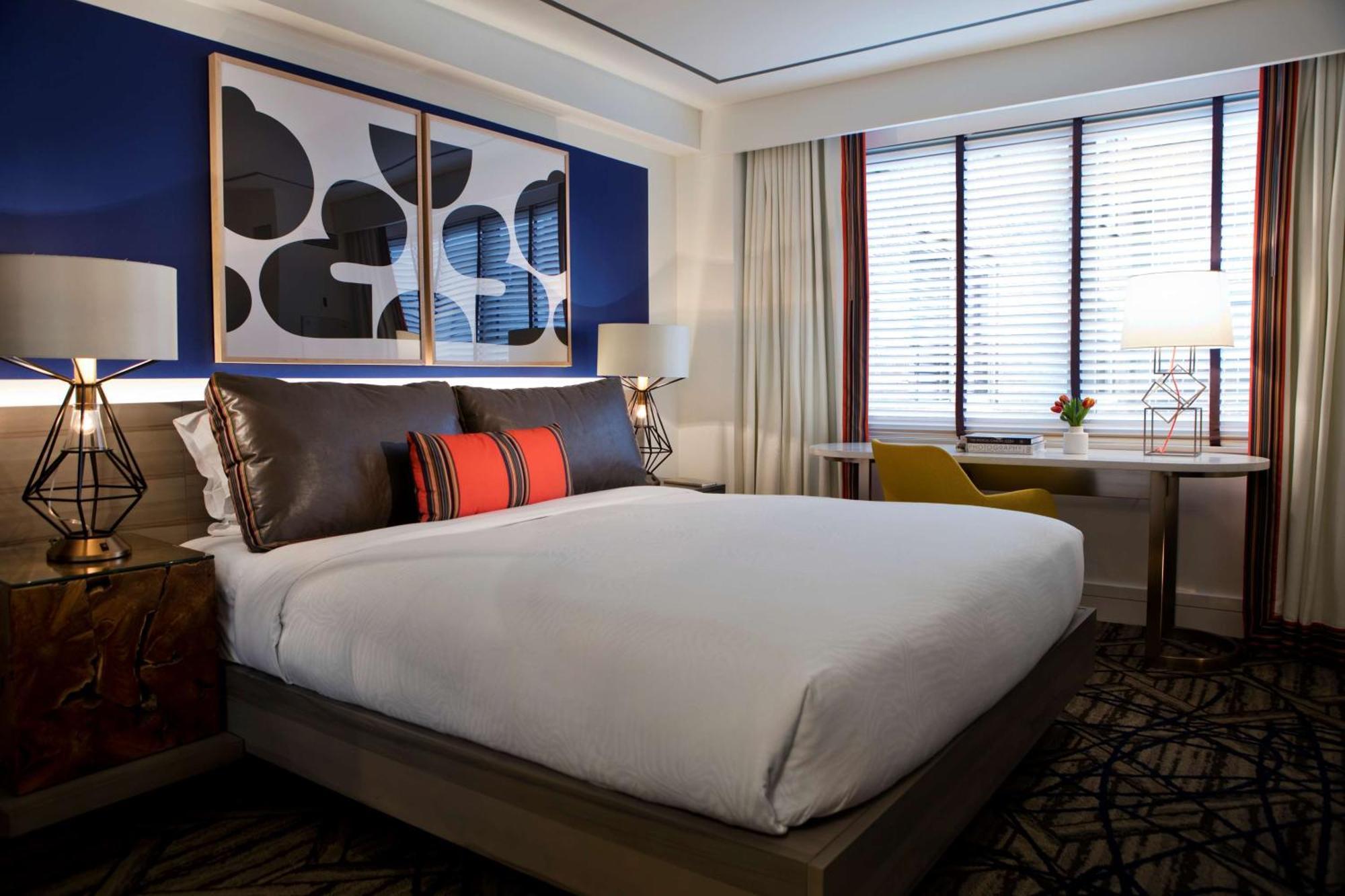 Deluxe King Room