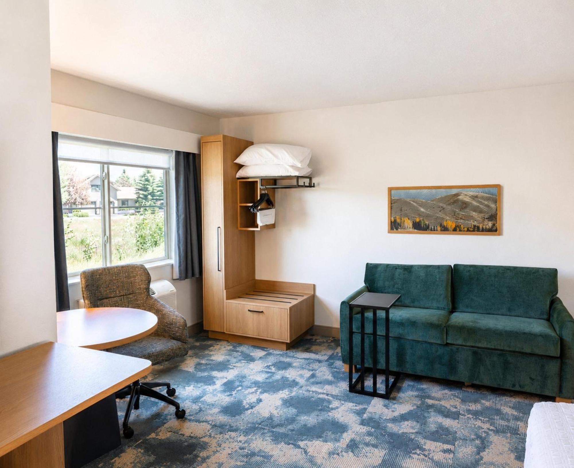 King Room with Sofa Bed