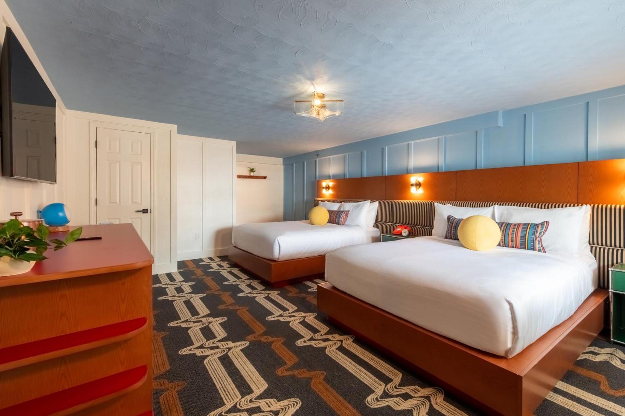 Queen Room with Two Queen Beds - Main Building