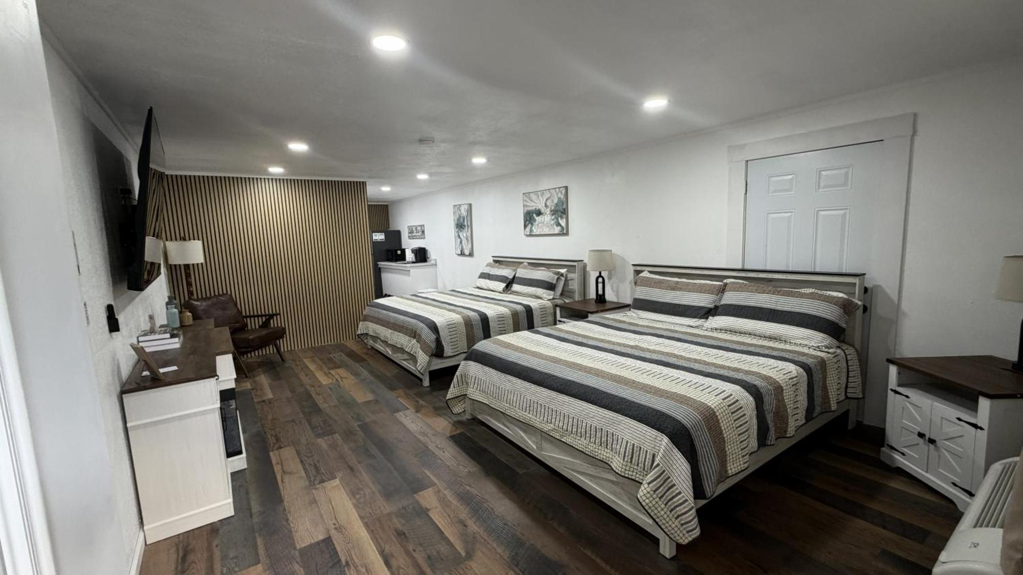 Superior King Suite