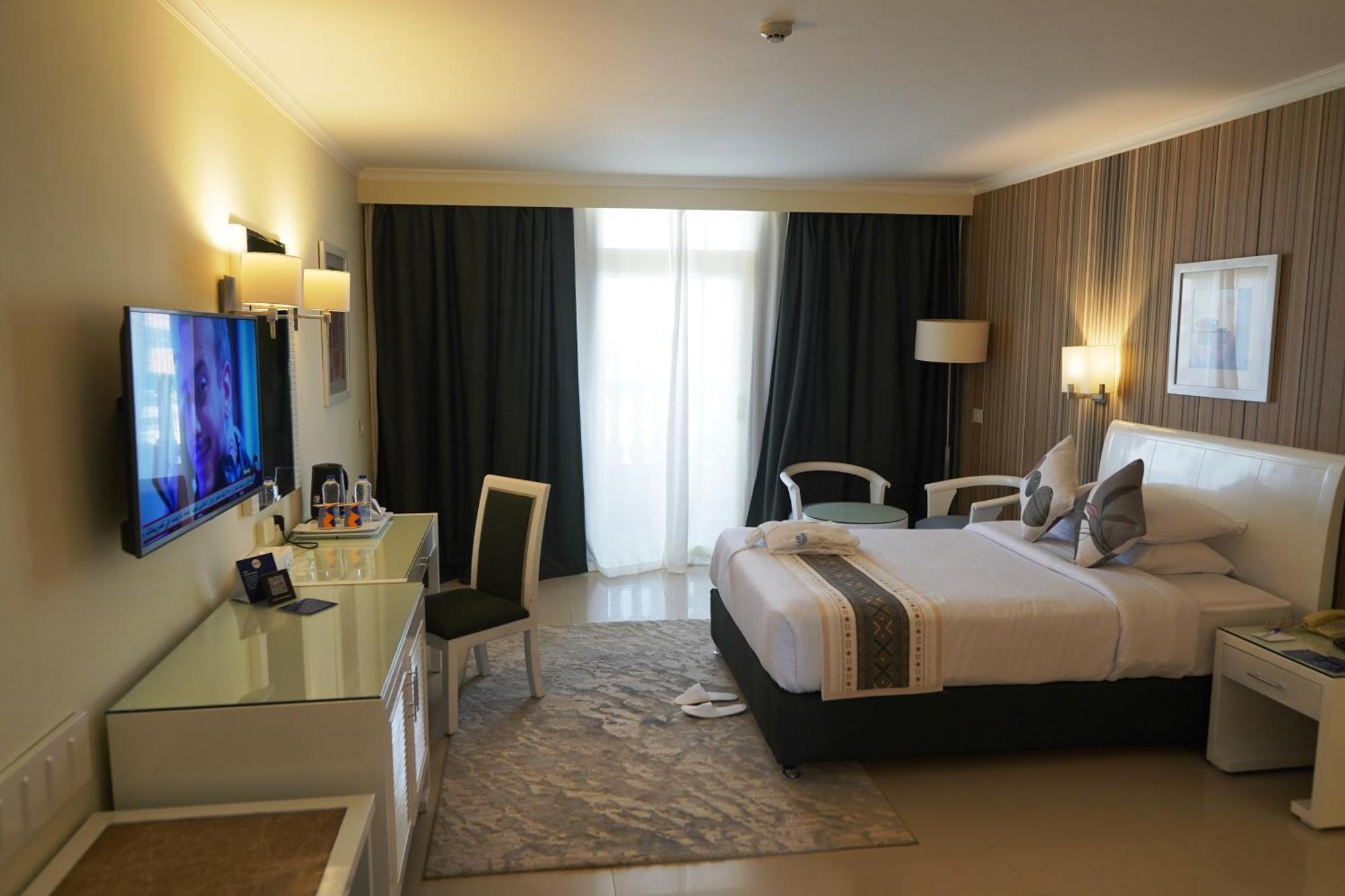 Deluxe Triple Room with Sea View
