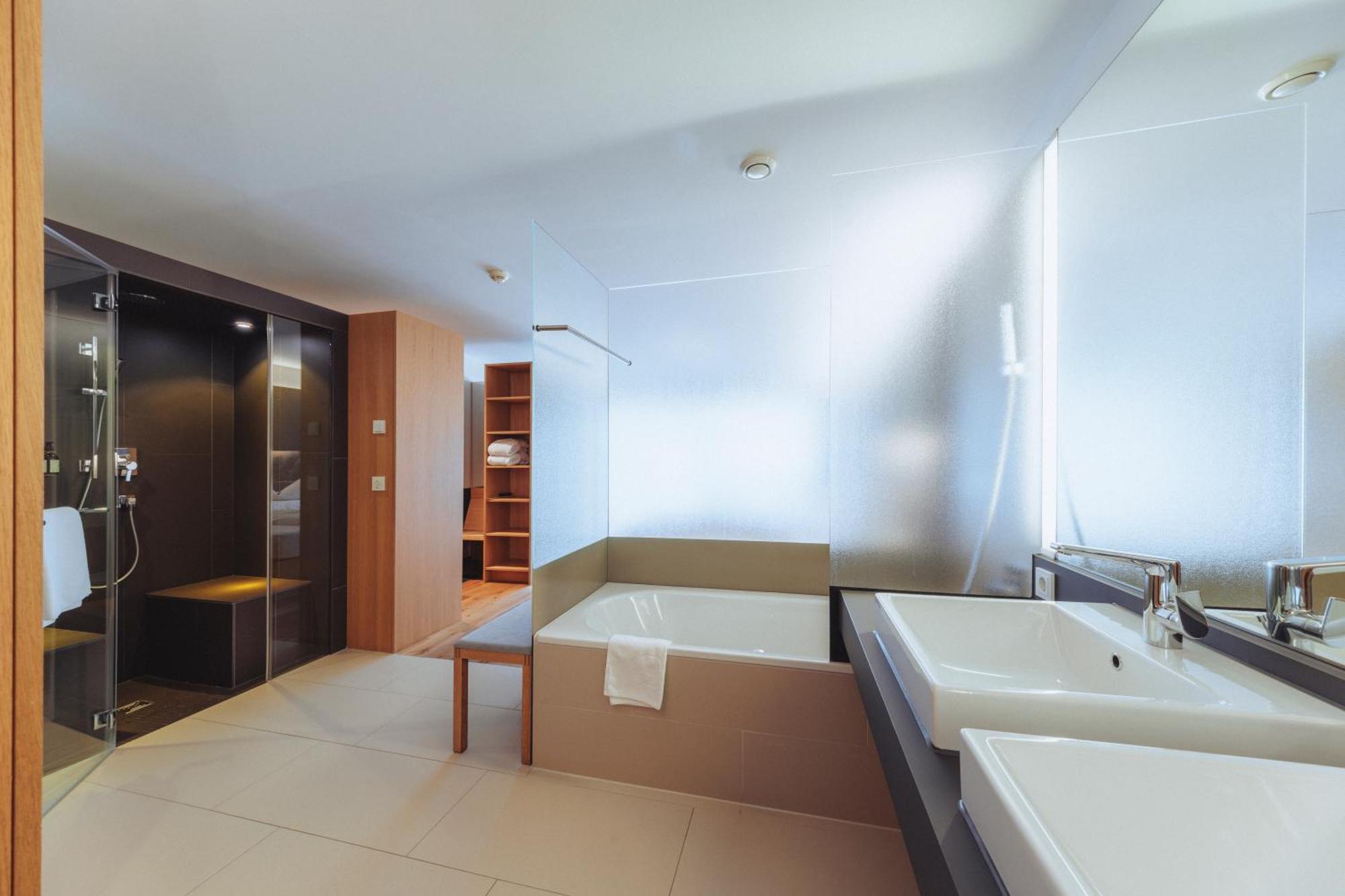 Superior Doppelzimmer mit Balkon, Bergblick und eigenem Dampfbad
