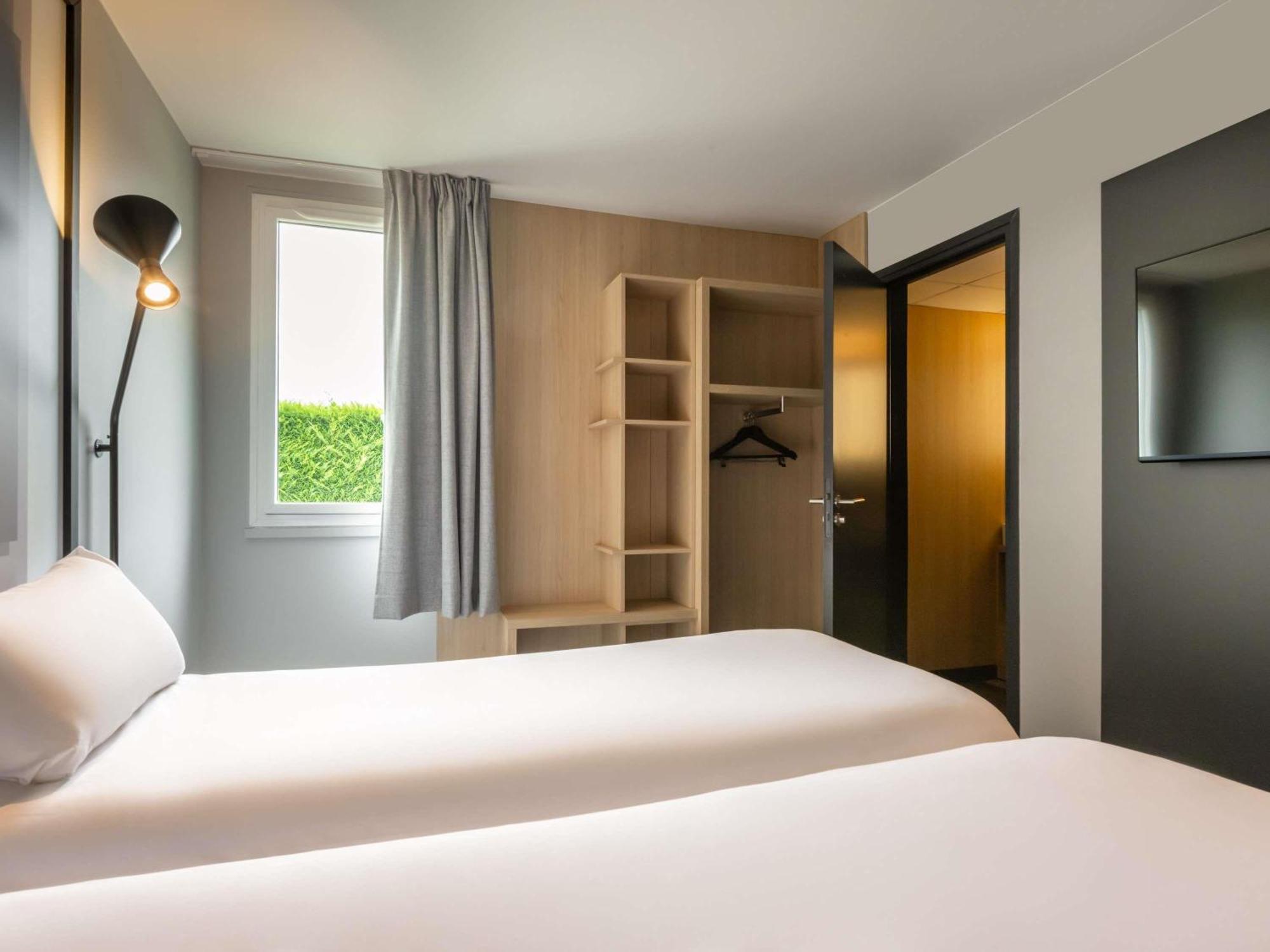Chambre Standard avec 1 Lit Double et 1 Lit Simple