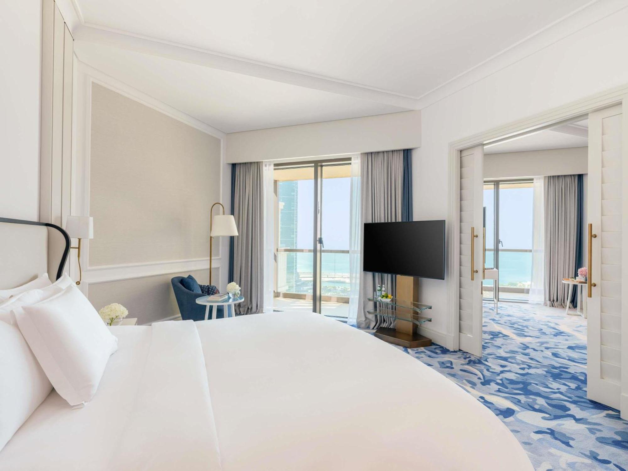Prestige Suite met Kingsize Bed - Gedeeltelijk Uitzicht op Zee - Toegang tot de Club