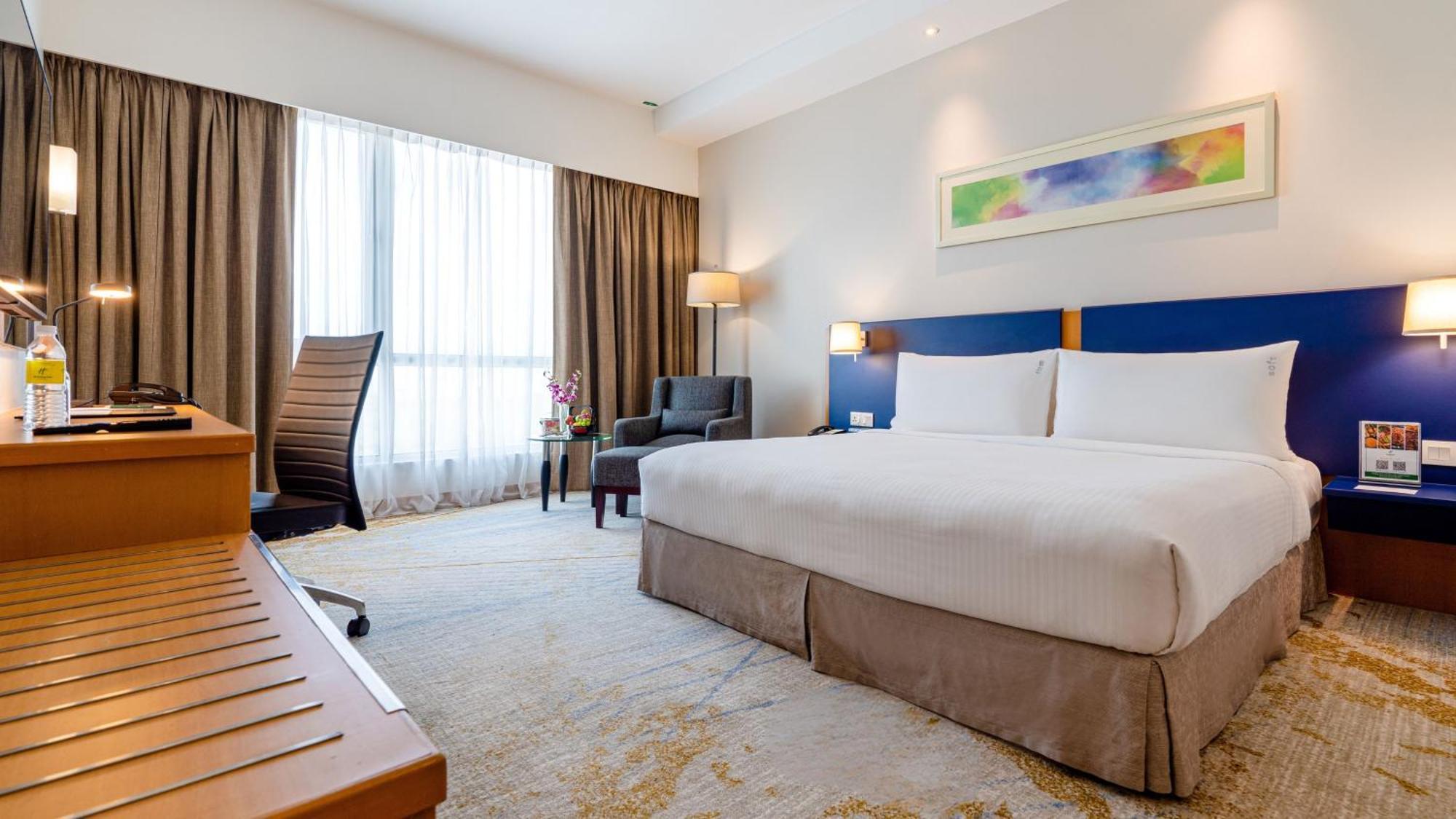 Zimmer mit Kingsize-Bett und seitlichem Meerblick - Nichtraucher