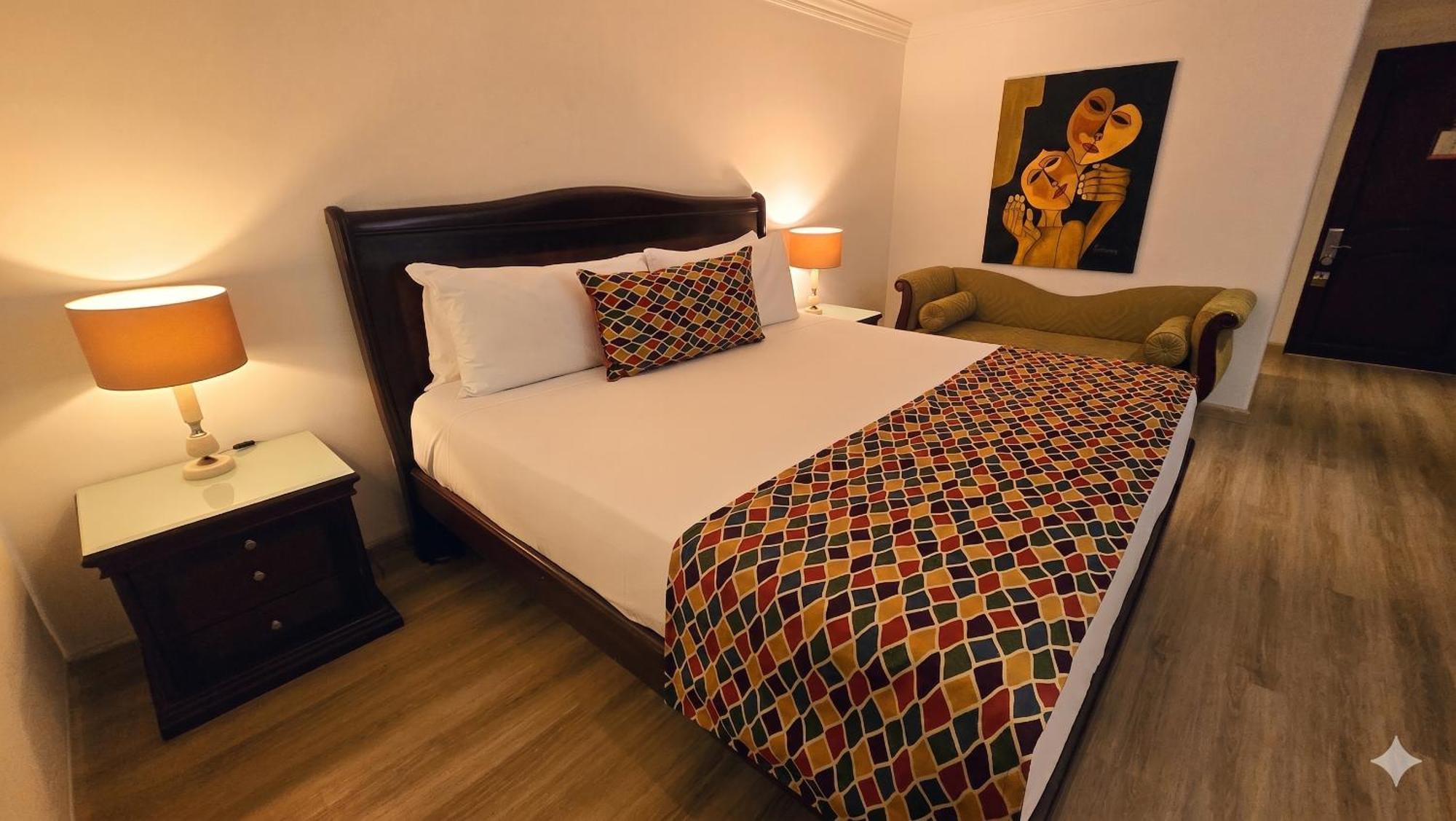 Standard Queen Room