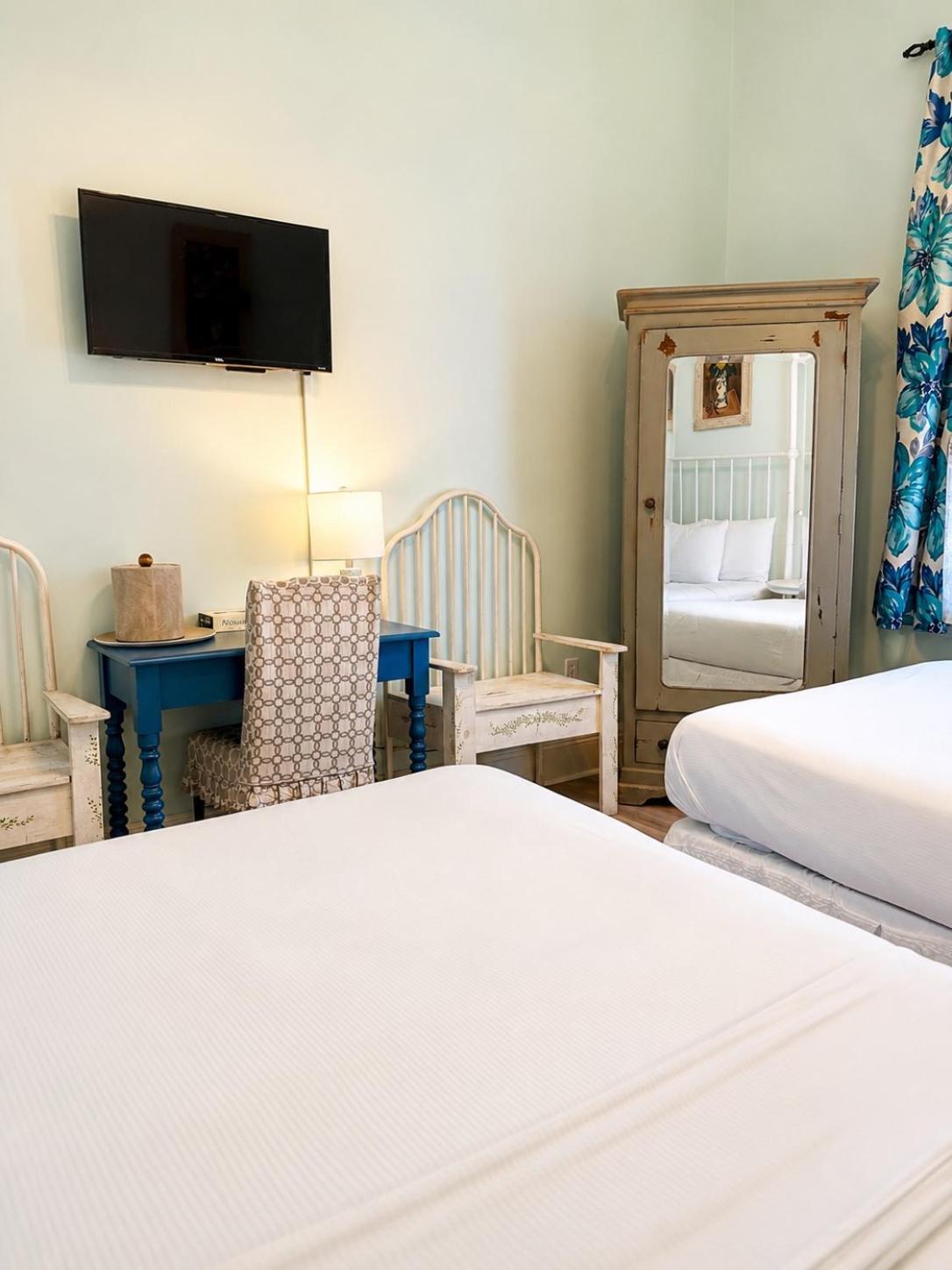 Doppelzimmer mit 2 Doppelbetten