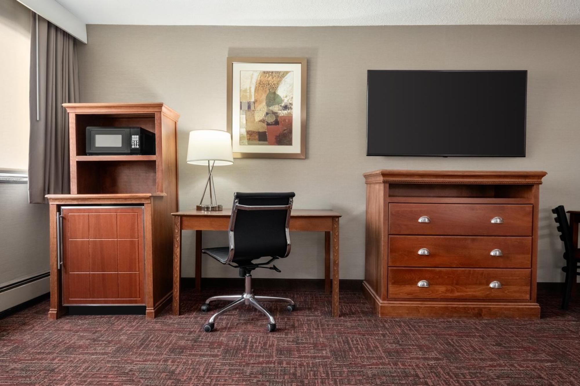 King Room with Sofa Bed - Non-Smoking