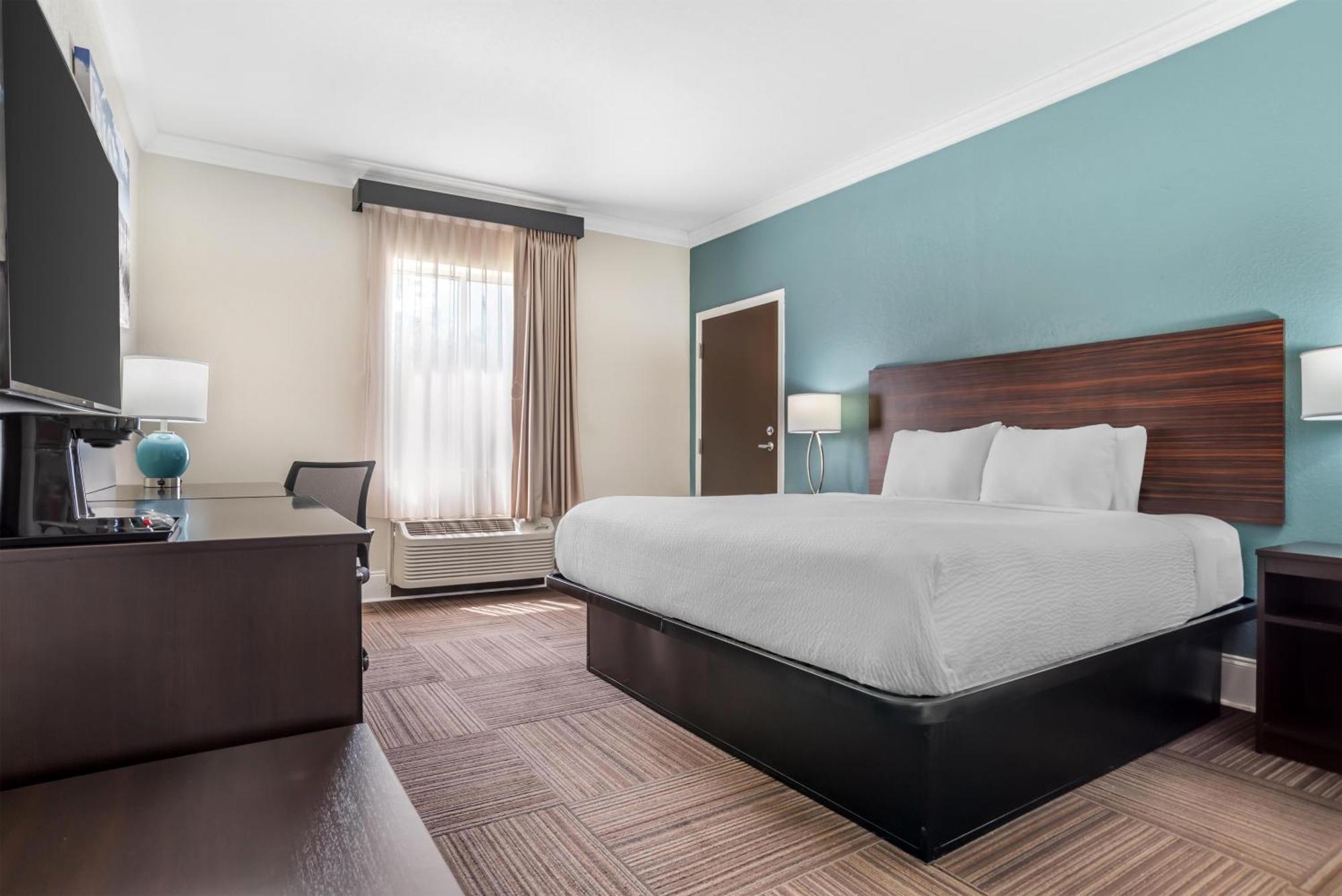 King Room with Bath Tub - Disability Access/Non-Smoking