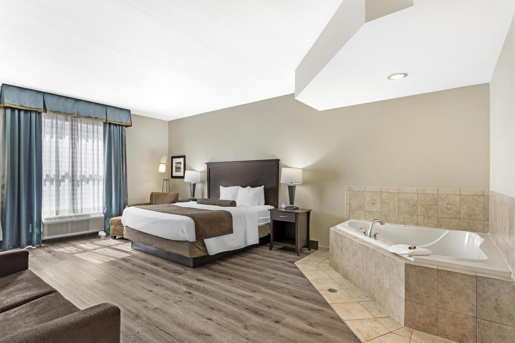 King Room with Whirlpool - Non-Smoking