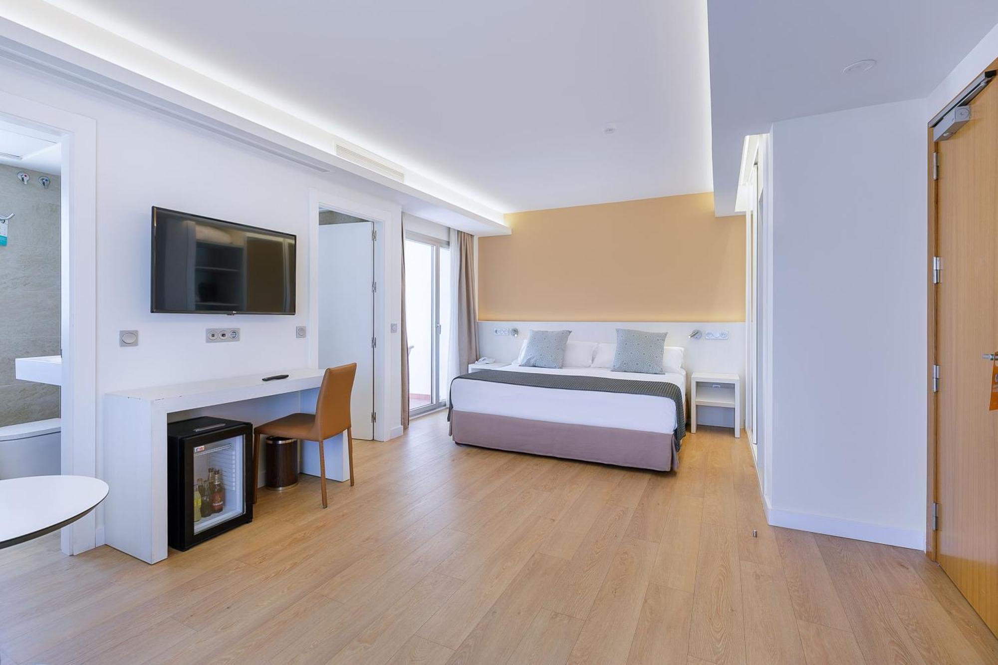 Suite Junior Familiar (3 adultos + 1 niño)