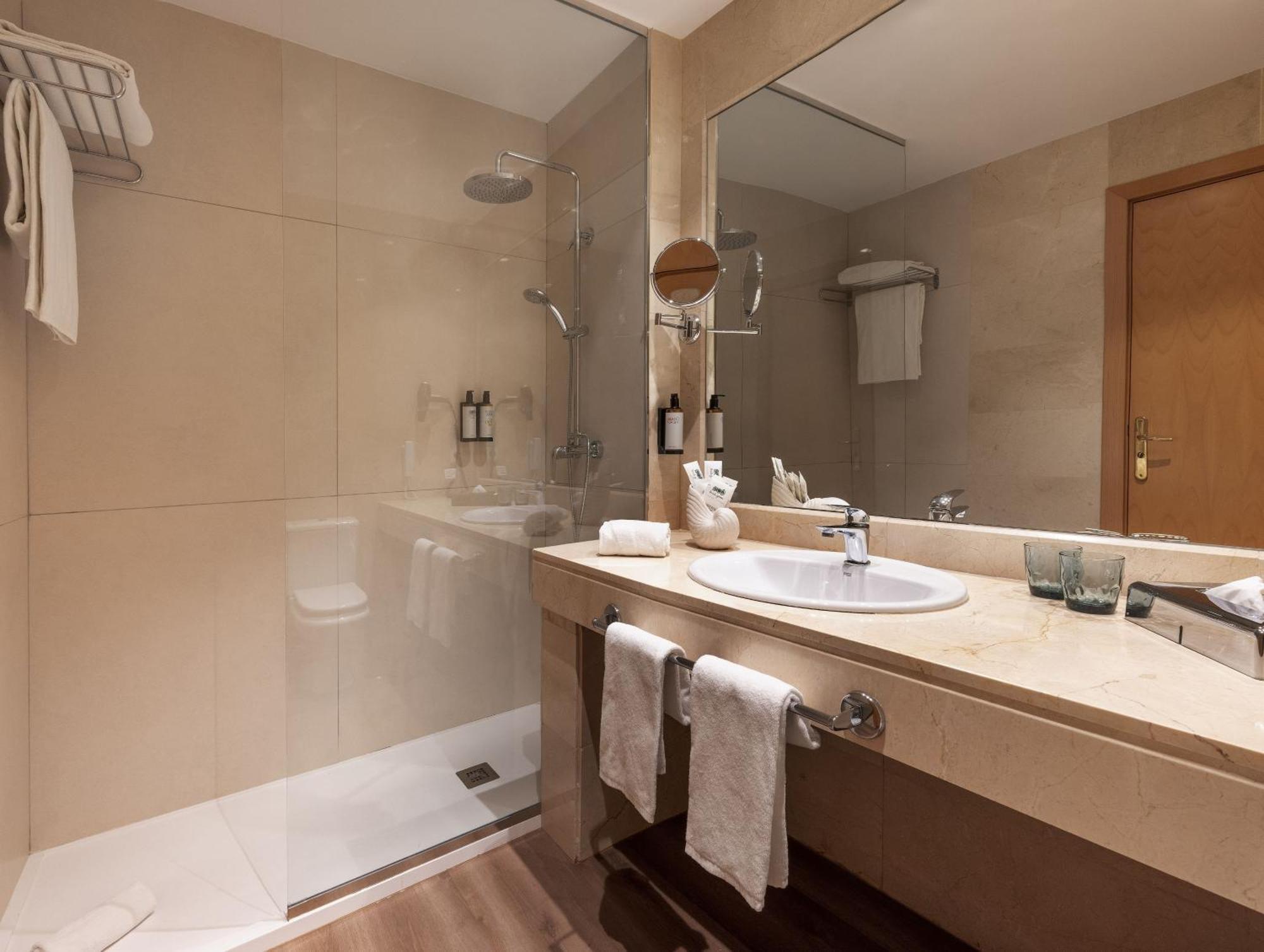 Connected Premium Room