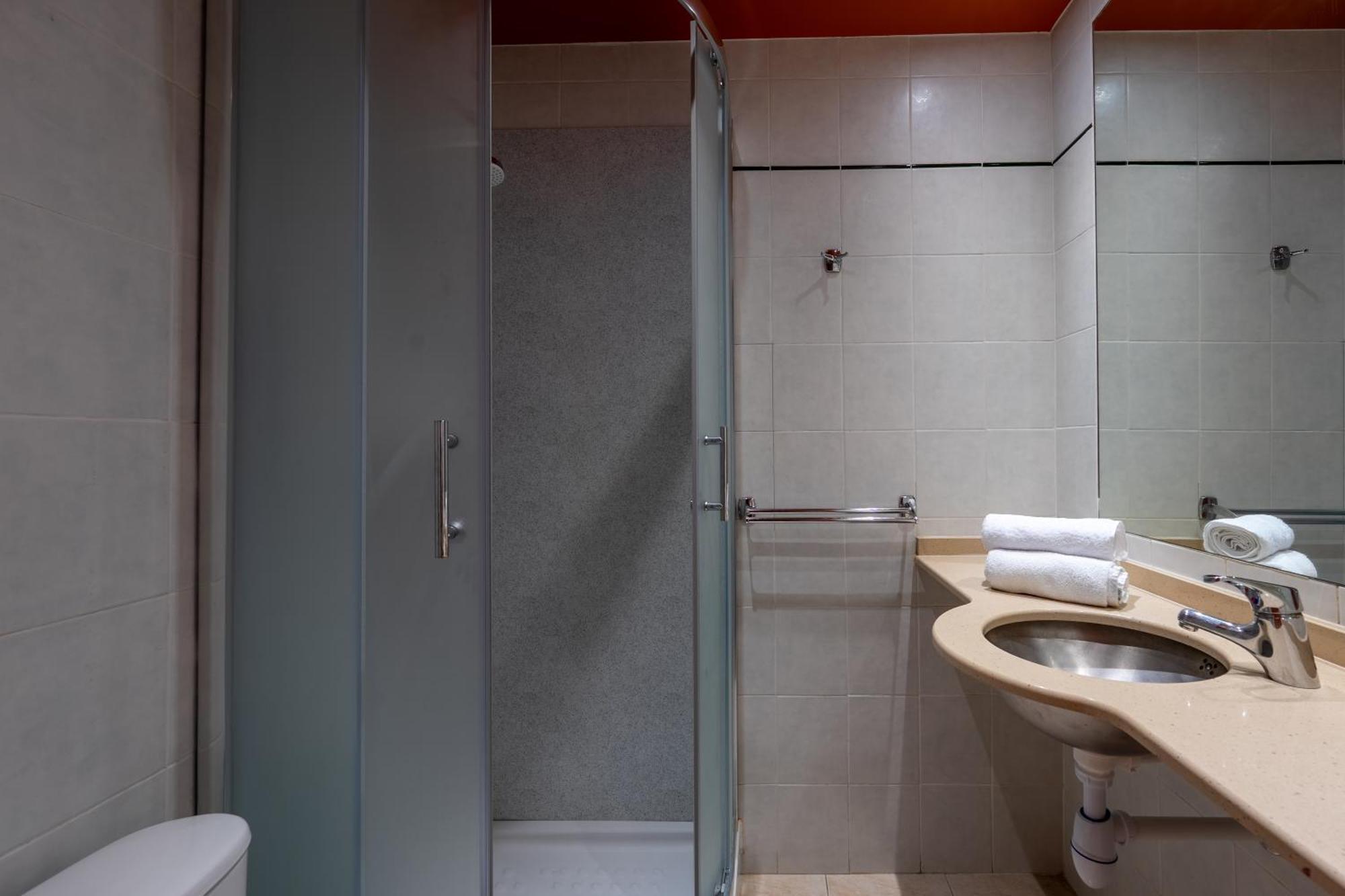 Chambre Triple avec Douche