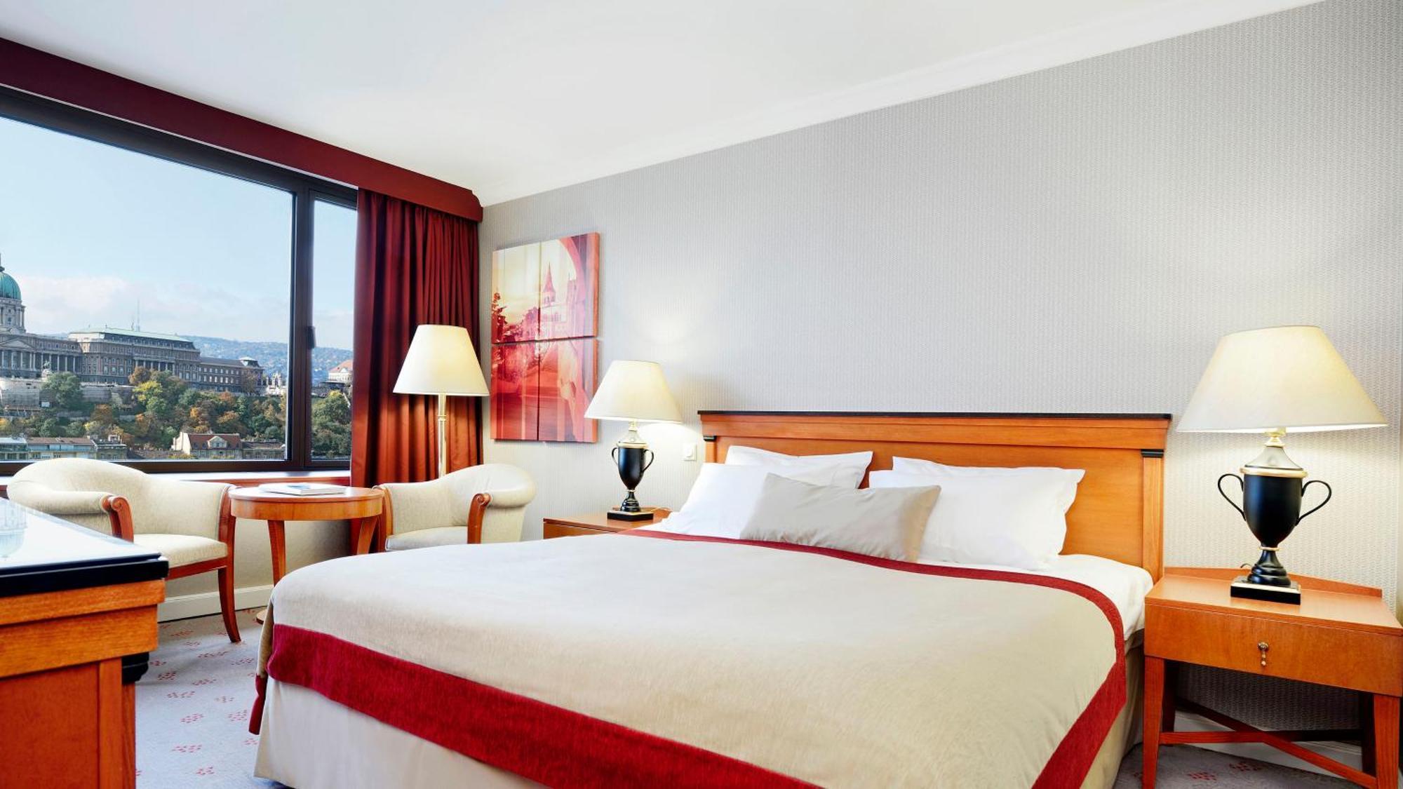 Classic Kamer met Queensize Bed en Uitzicht op de Rivier