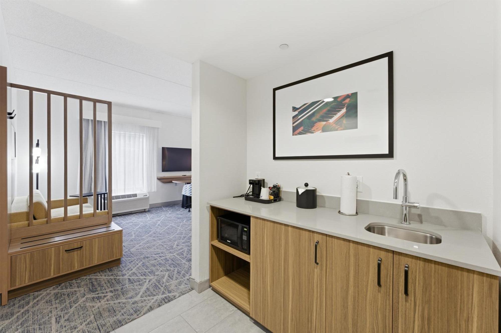 Queen Studio Suite with Two Queen Beds and Sofa Bed - Non-Smoking