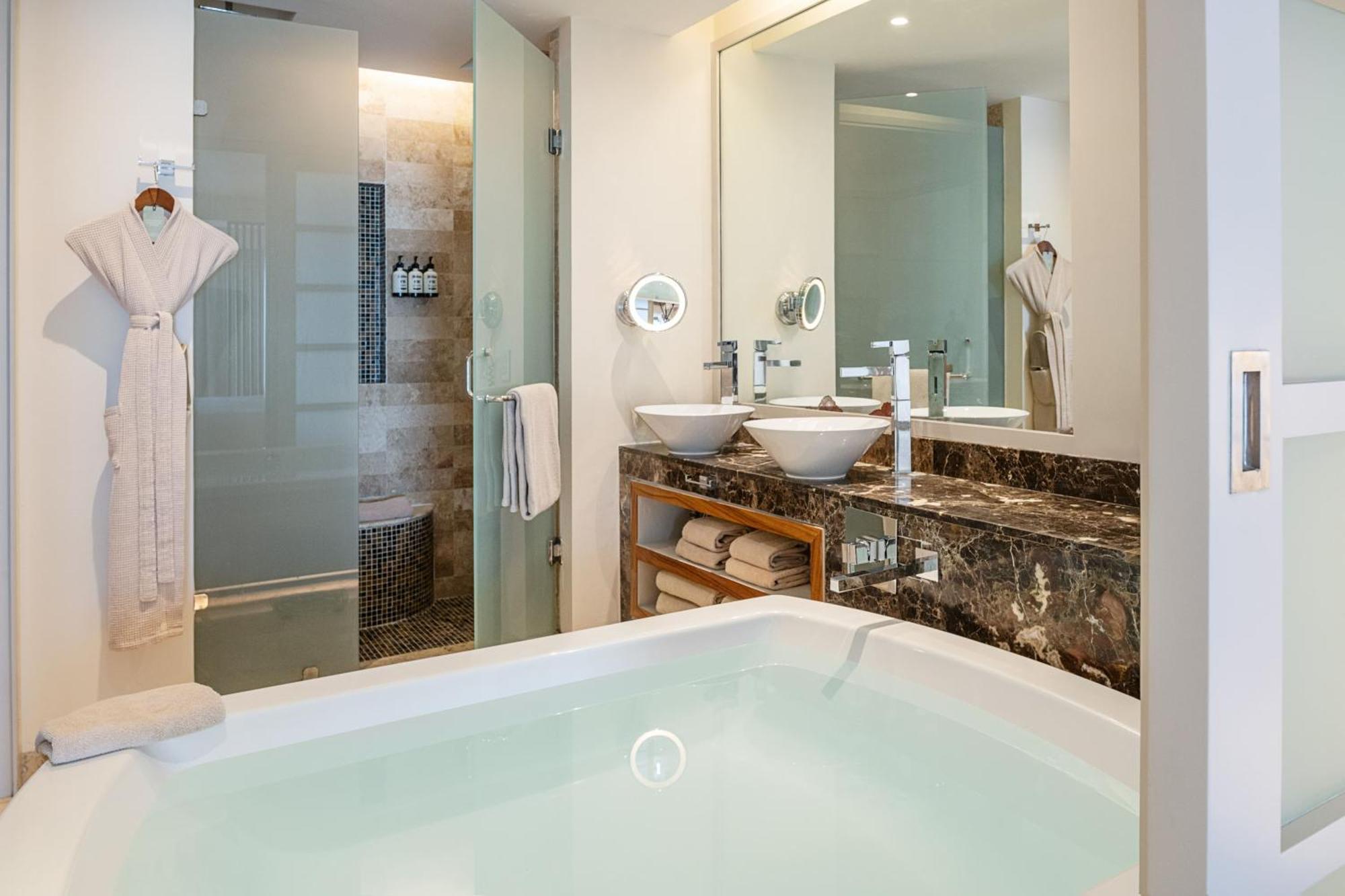 Junior Suite The Reserve mit direktem Poolzugang