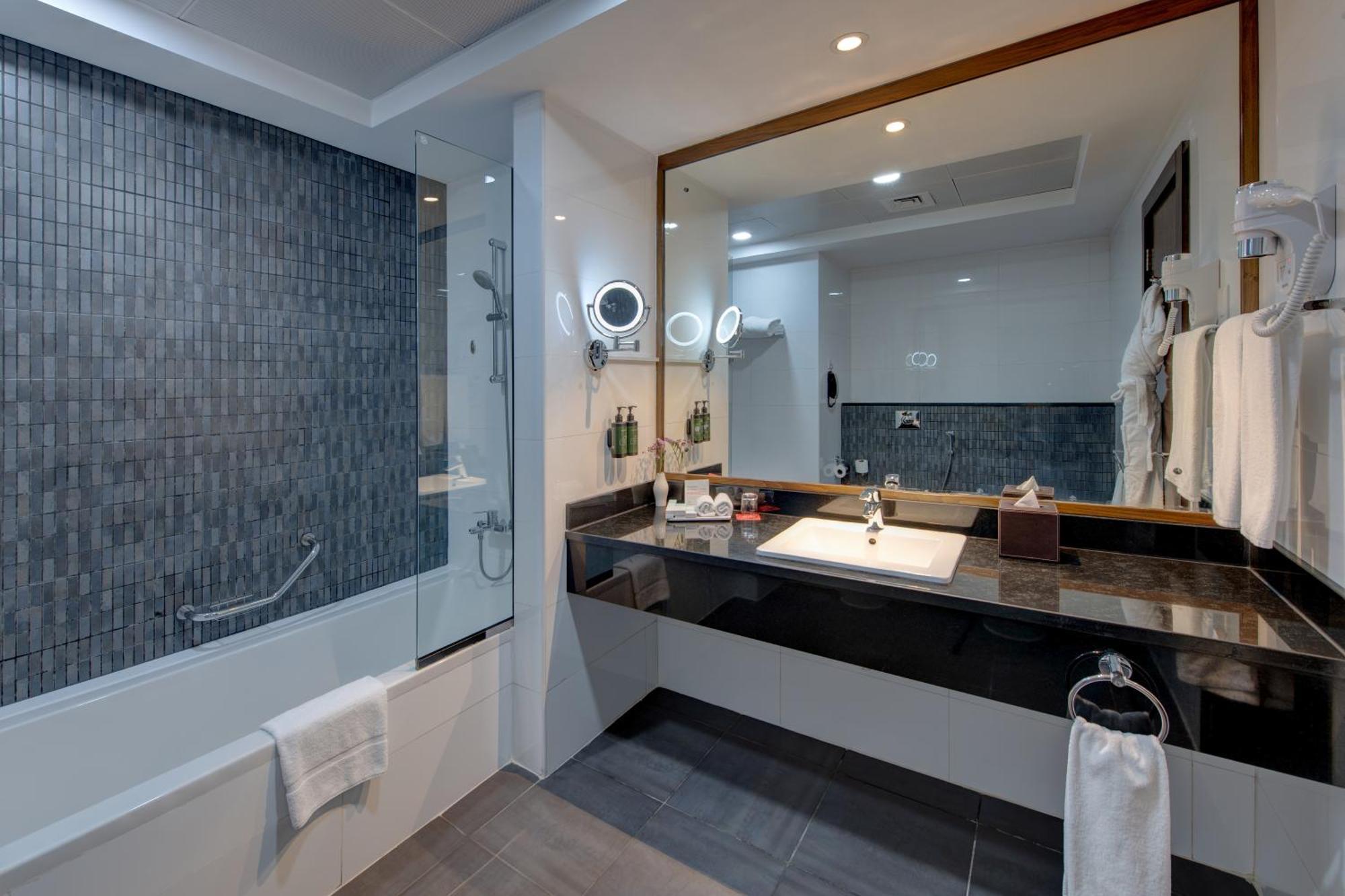Quarto Deluxe com 2 Camas de Solteiro com Vista da Cidade