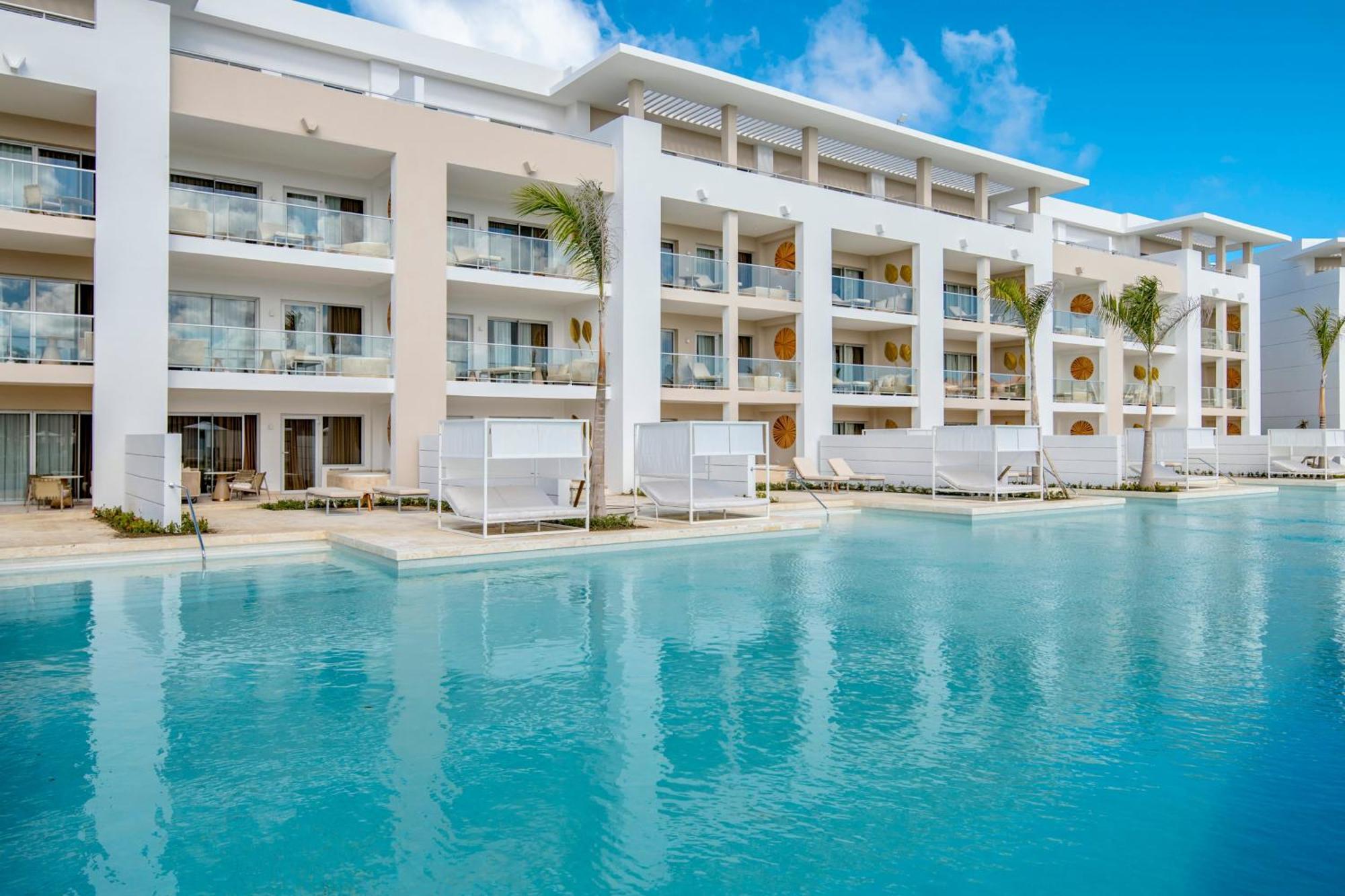 Suite Familiare con Concierge e Accesso Diretto alla Piscina