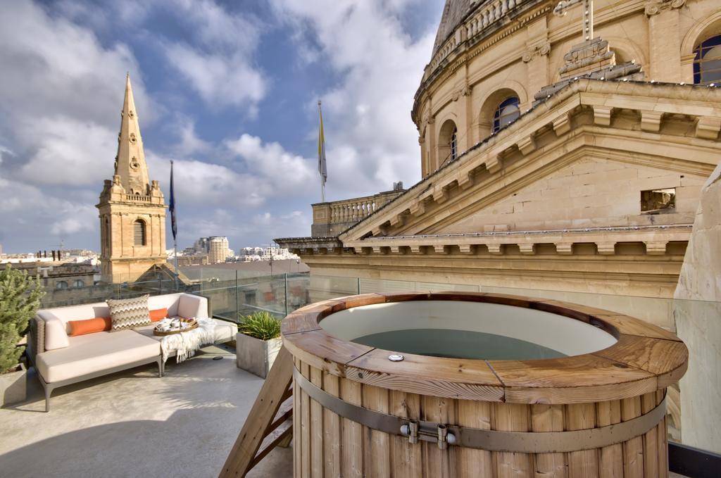Maisonette-Suite mit Terrasse und Whirlpool