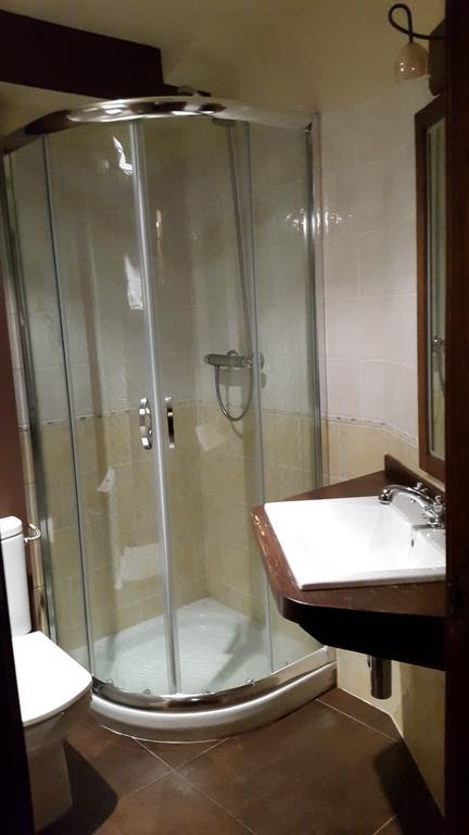 Deluxe Double Room with Balcony,184369263:JPEG
